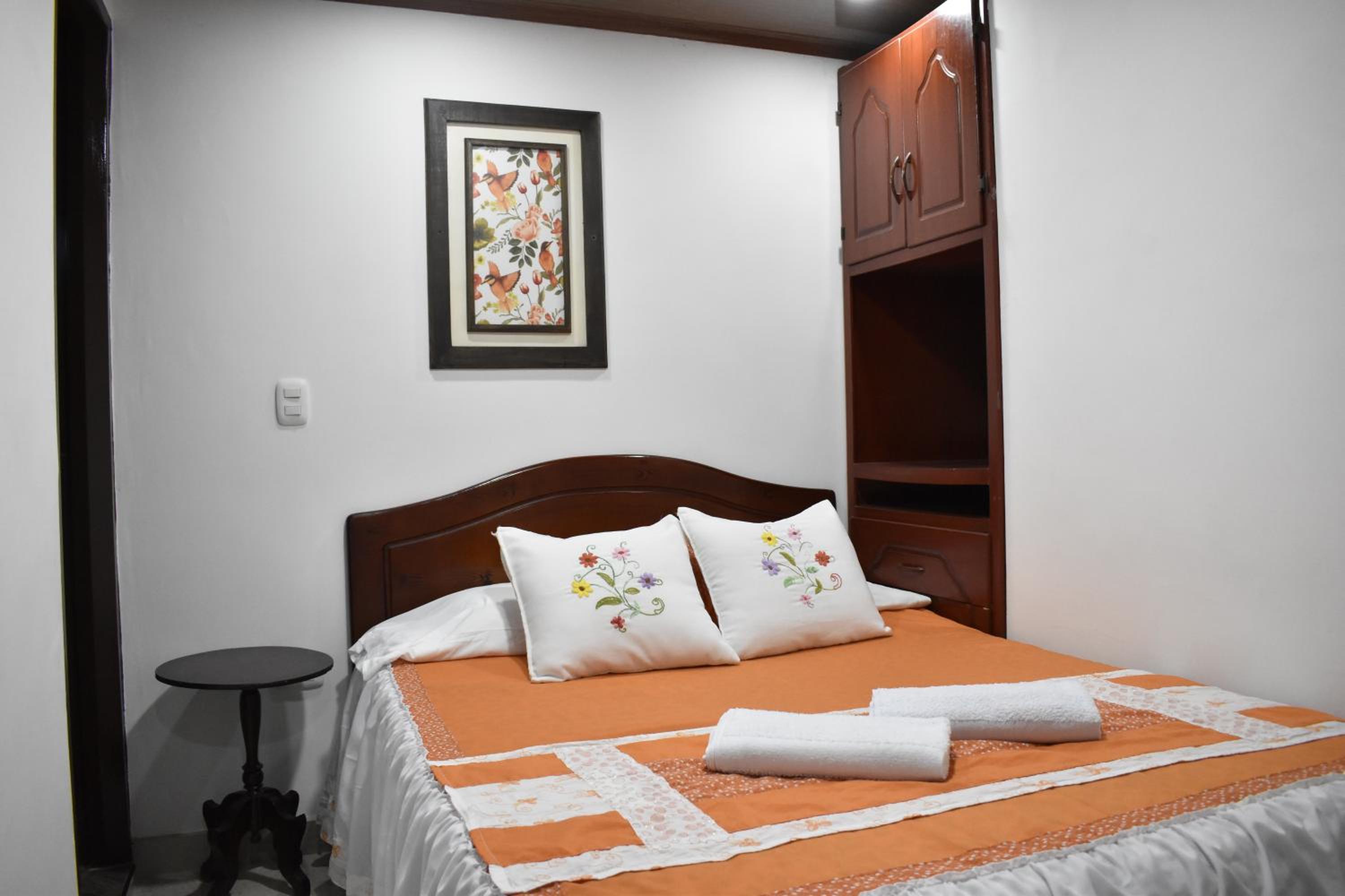 Small Single Room photo 3