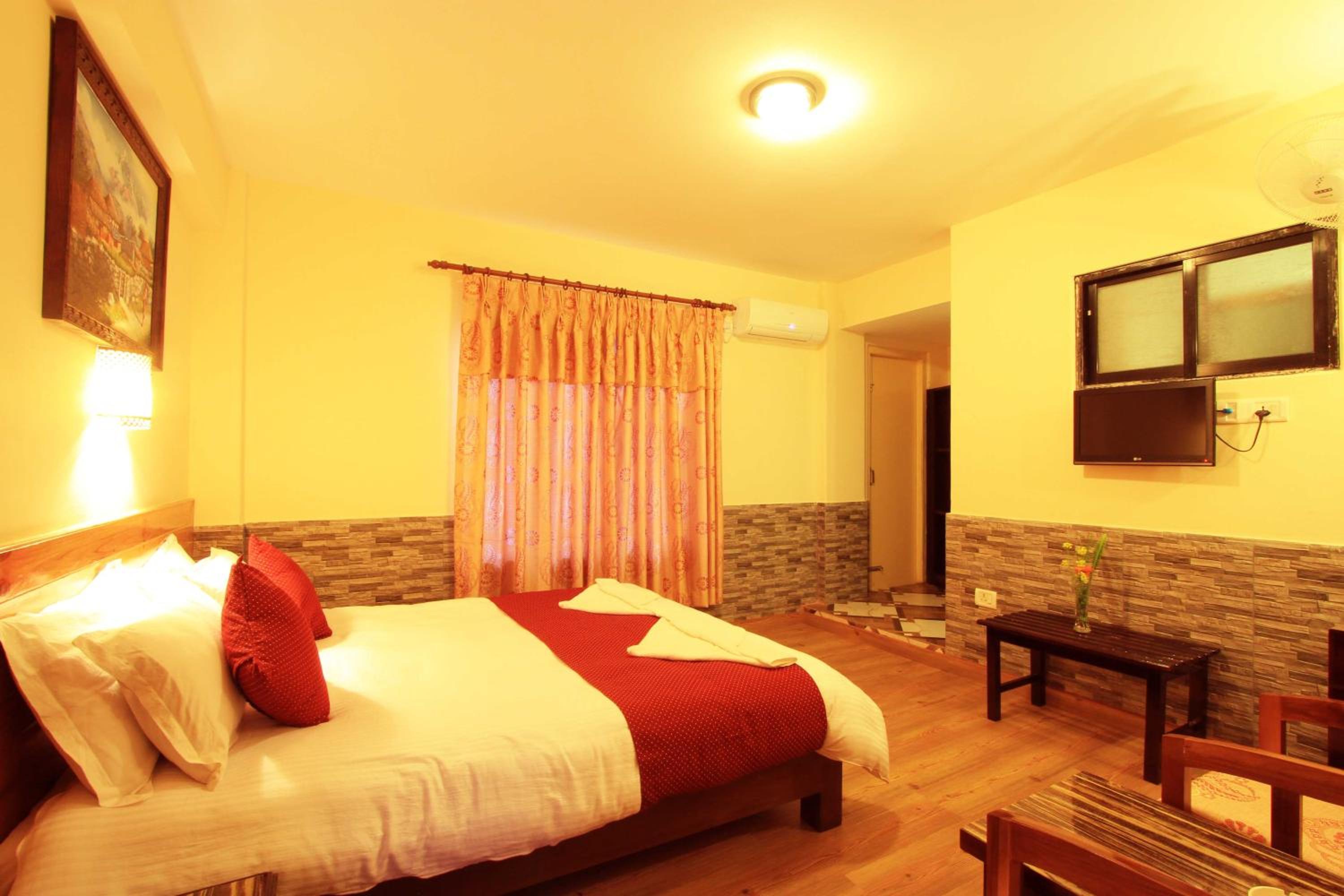 Deluxe Double or Twin Room