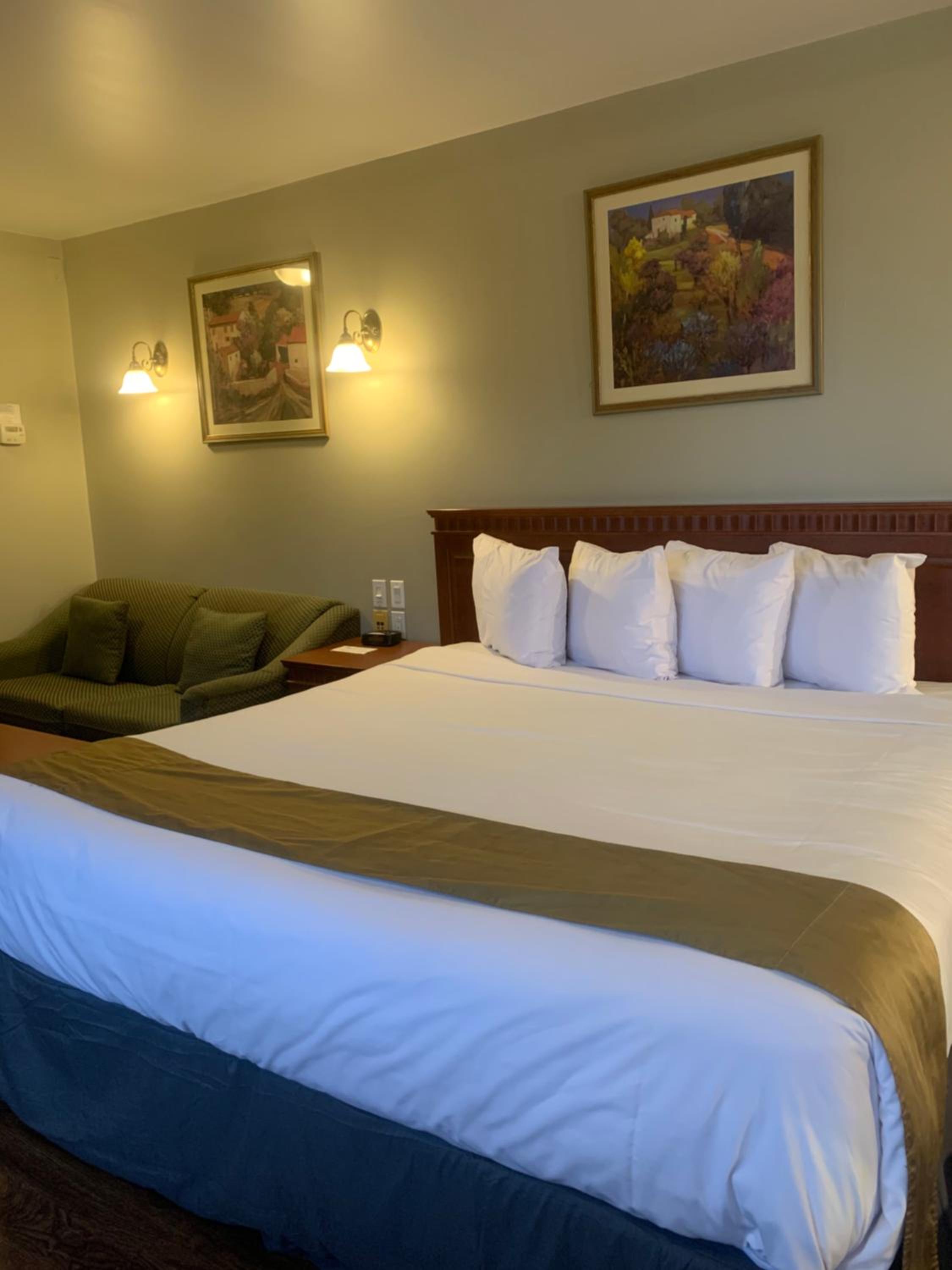 King Room with Spa Bath photo 2