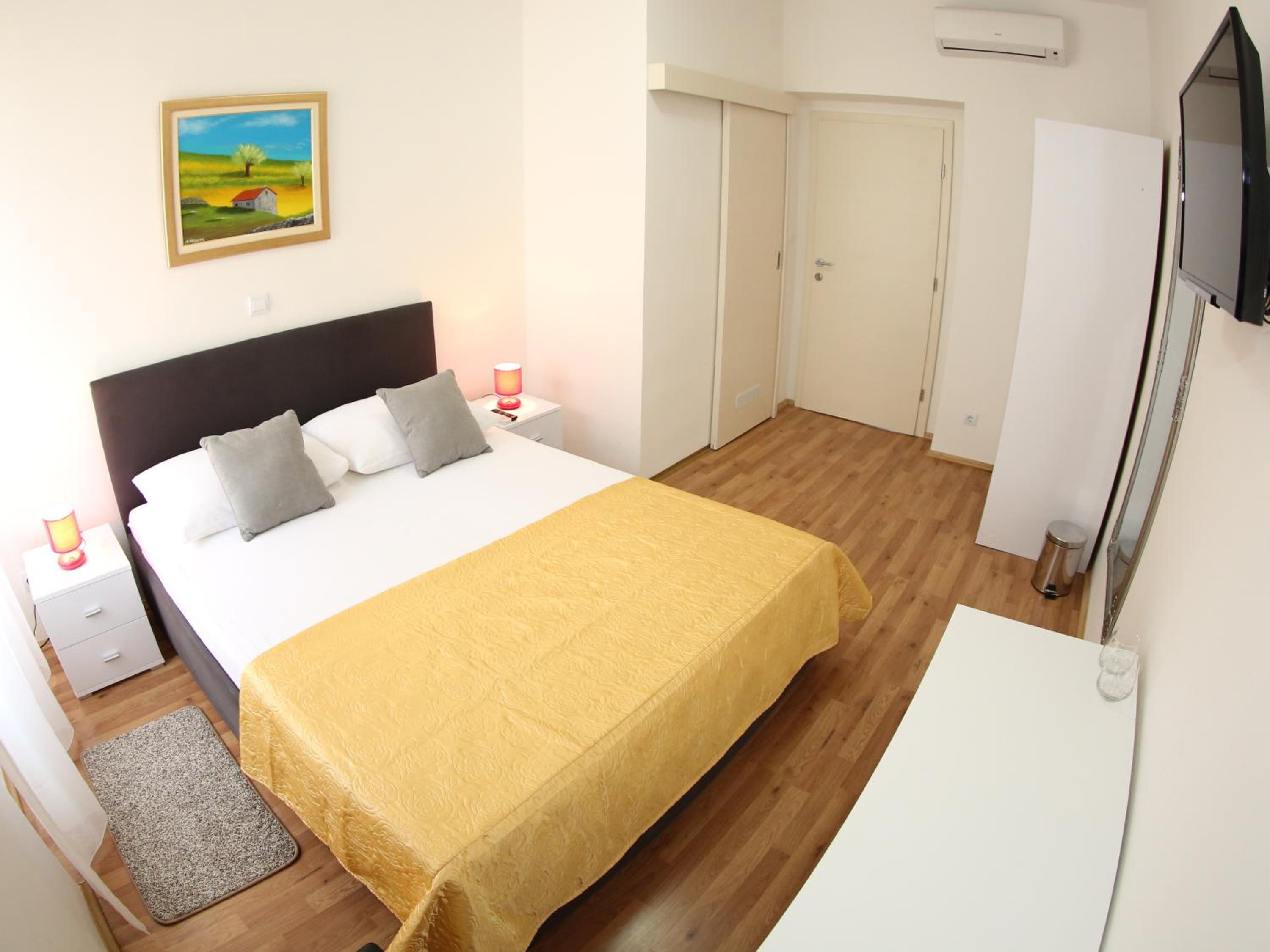 Double Room - Photo 1