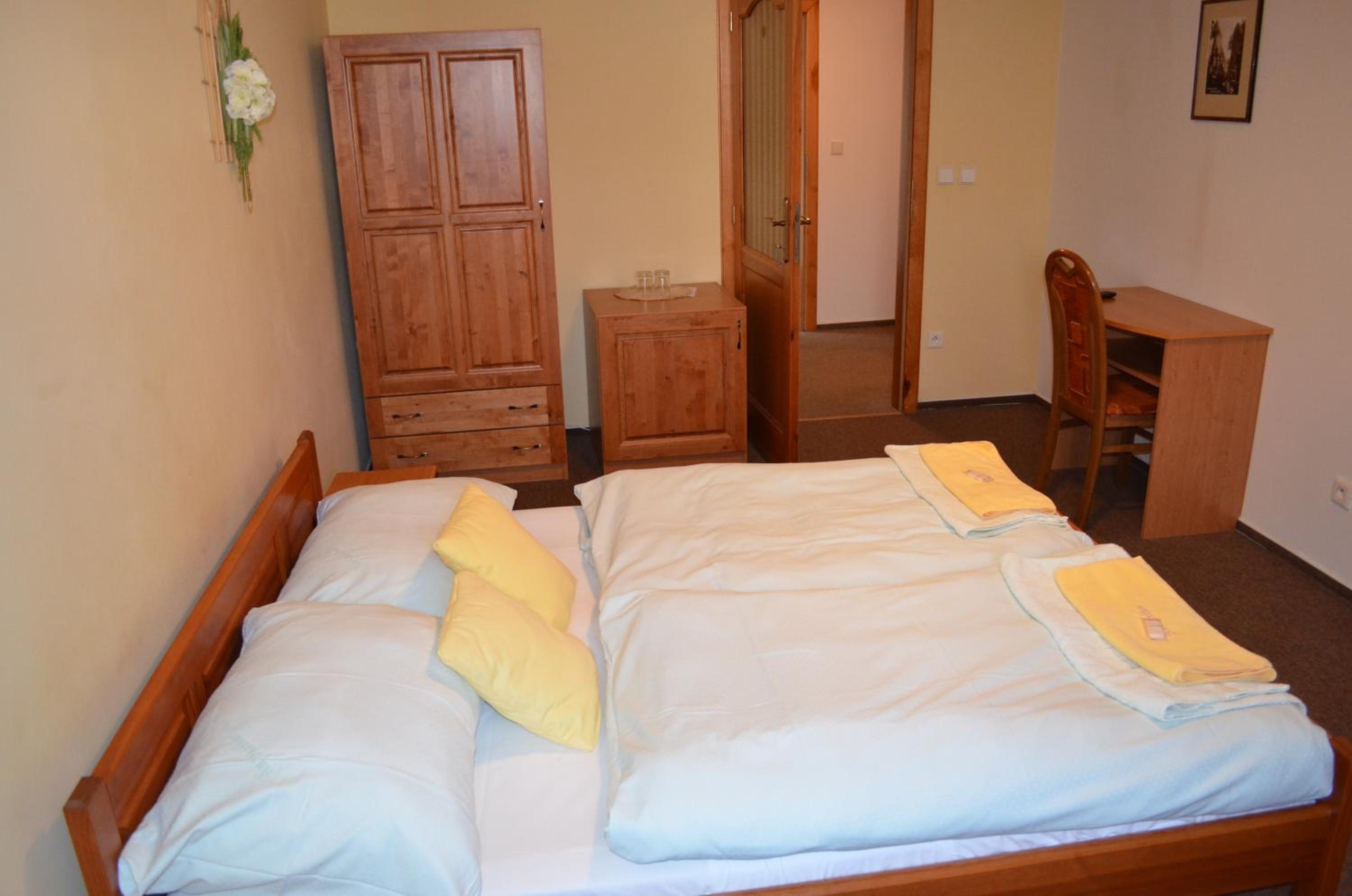Double Room - Photo 2