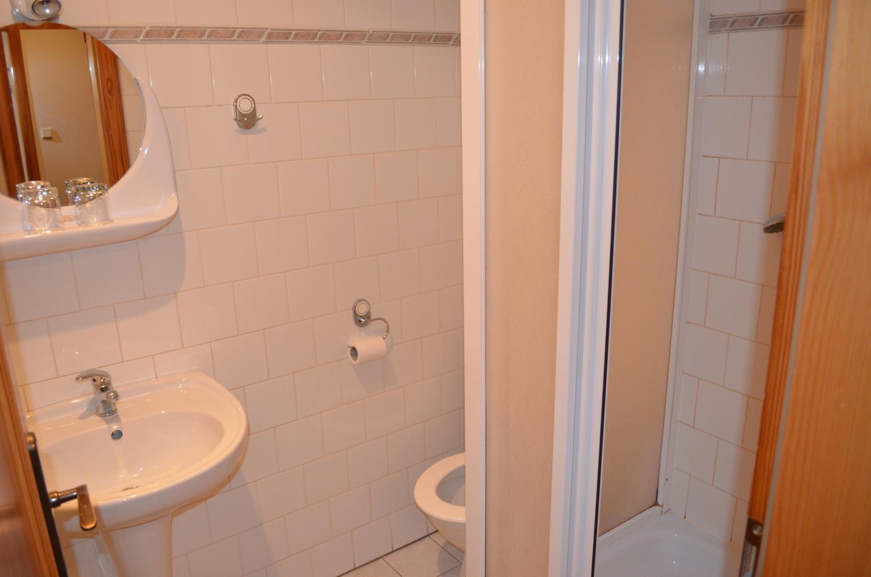 Double Room - Photo 4