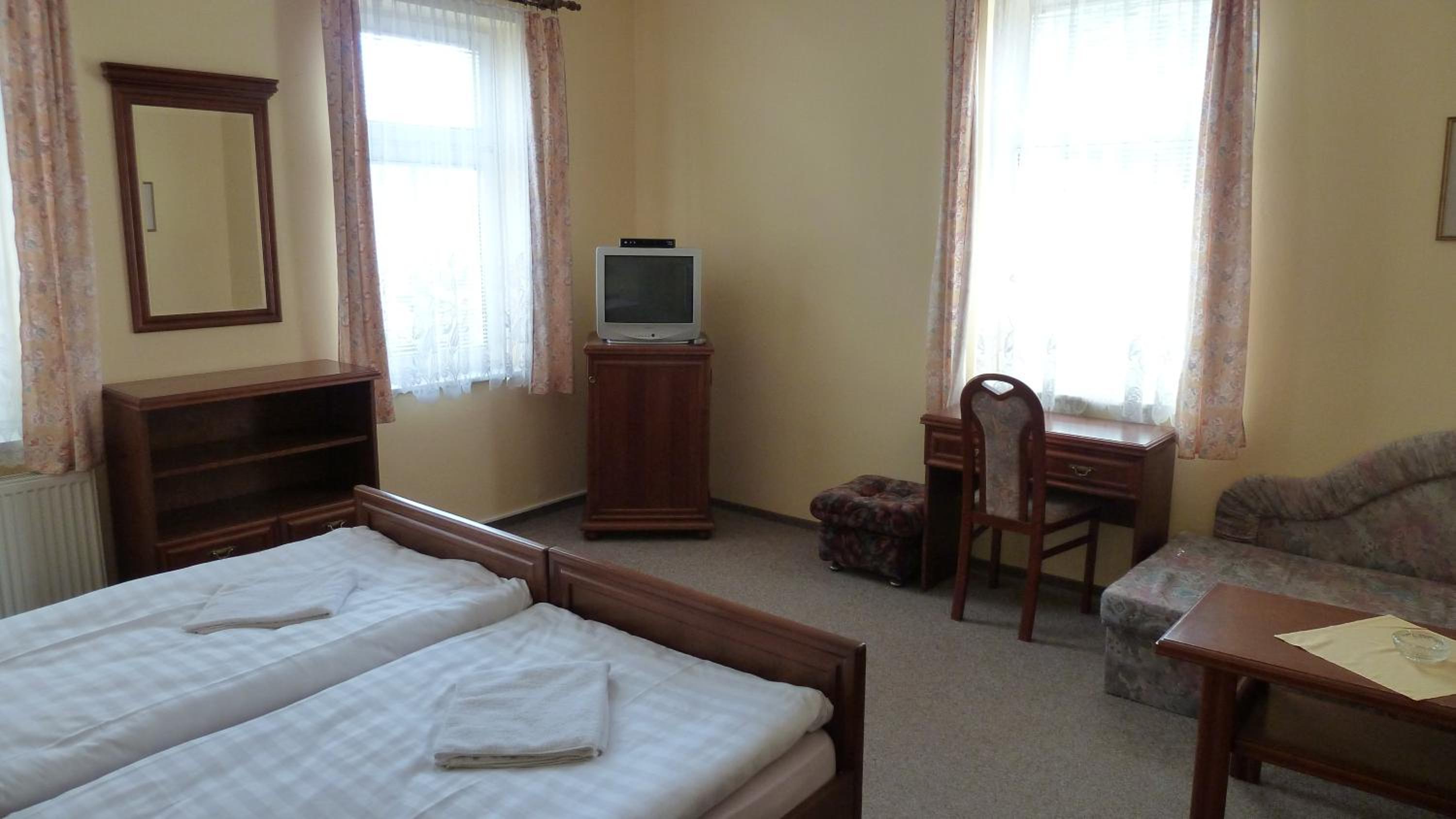 One-Bedroom Apartment - Annex photo 3