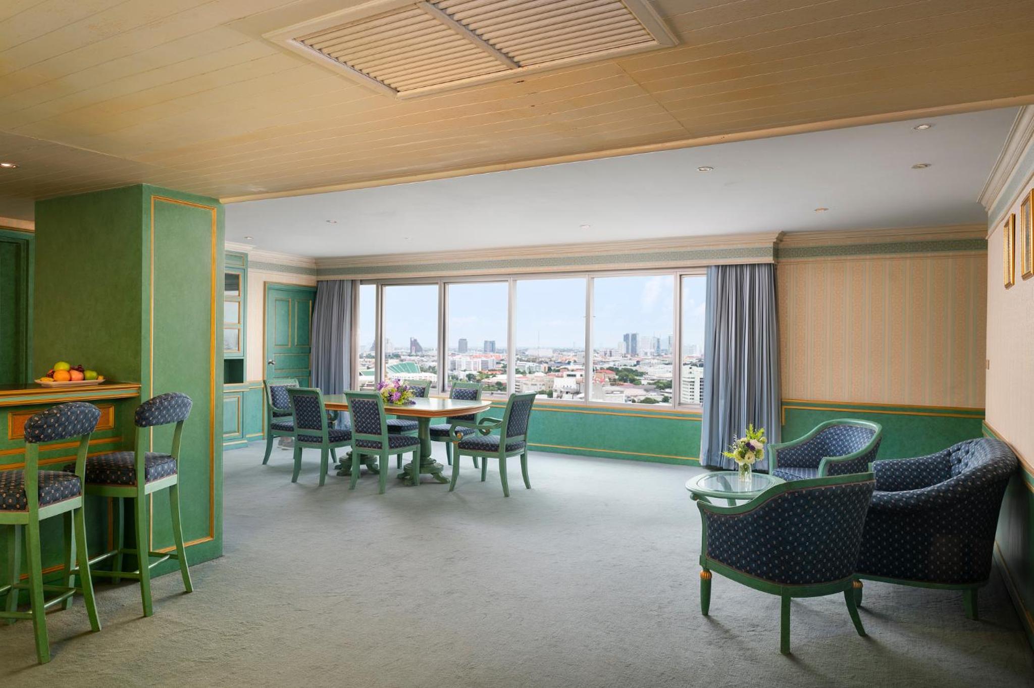 Suite with City View
