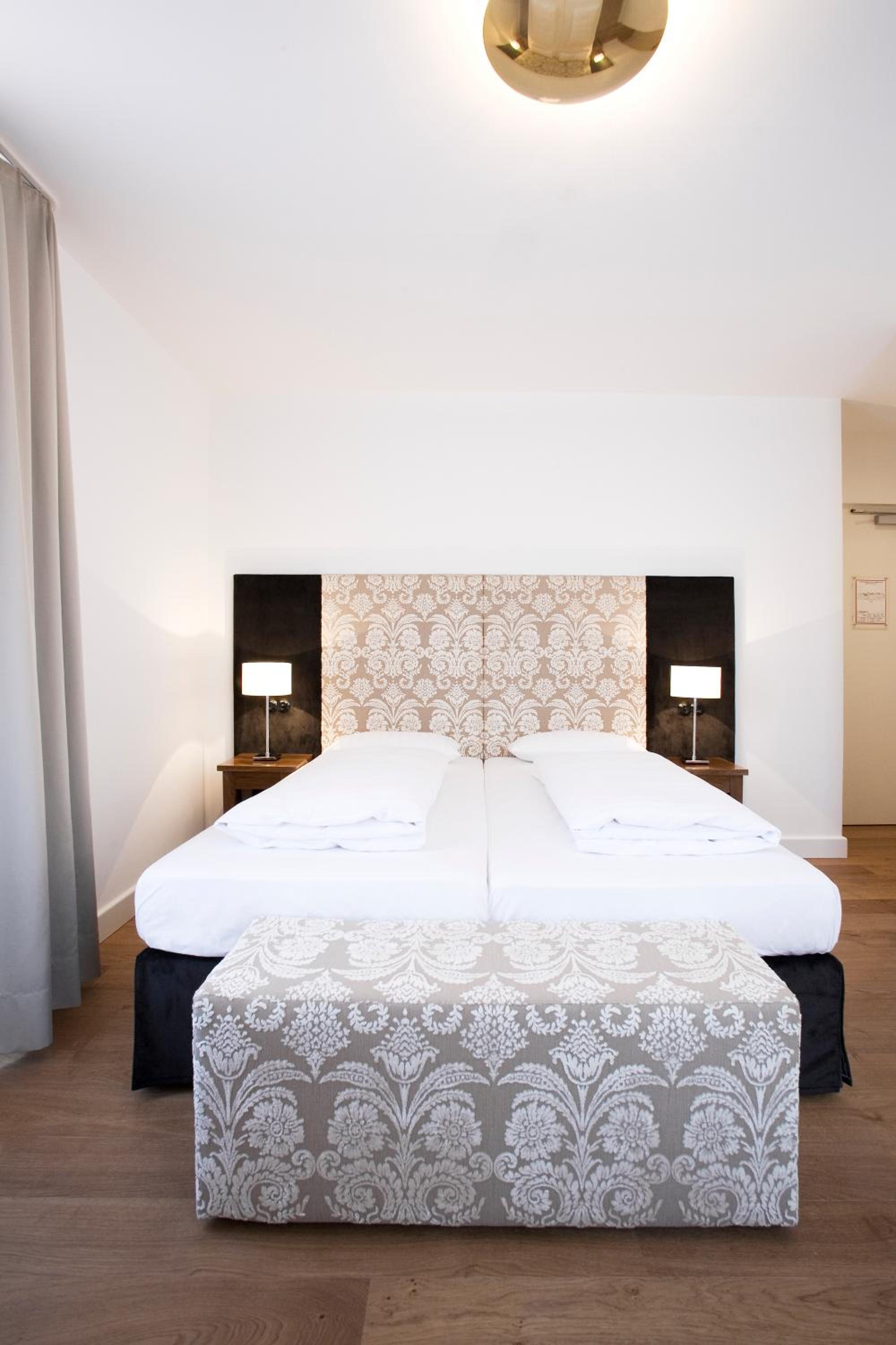 Large Deluxe Double Room - Photo 2