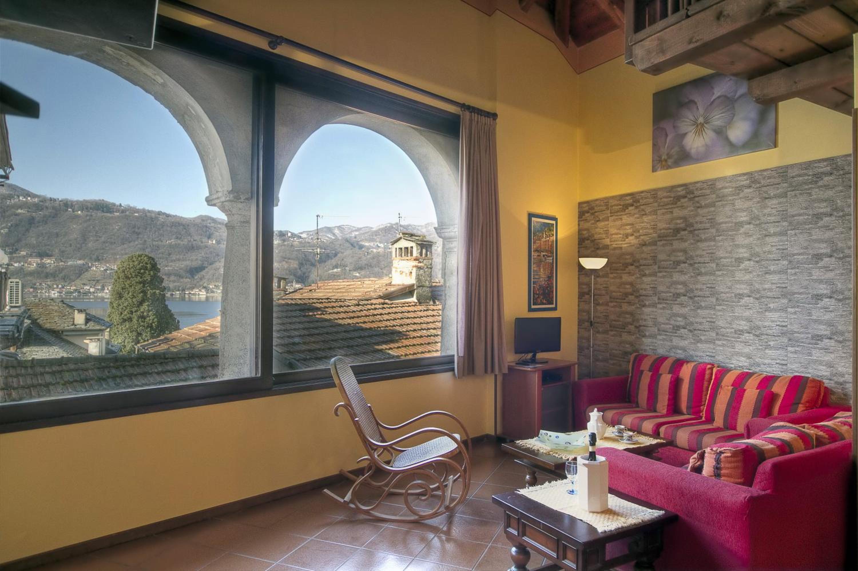 Two-Bedroom Apartment - Split Level