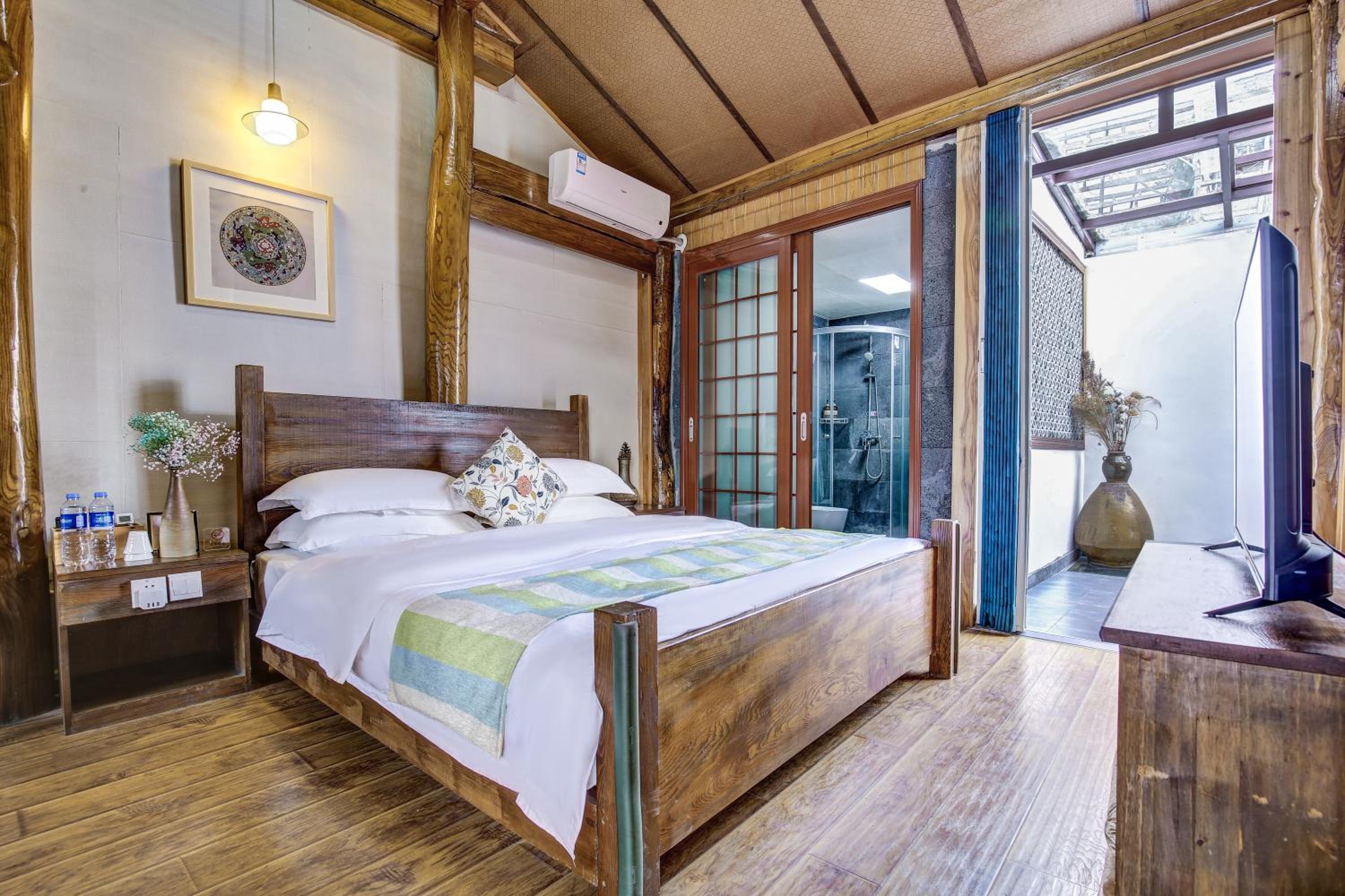 Suite with Balcony photo 1