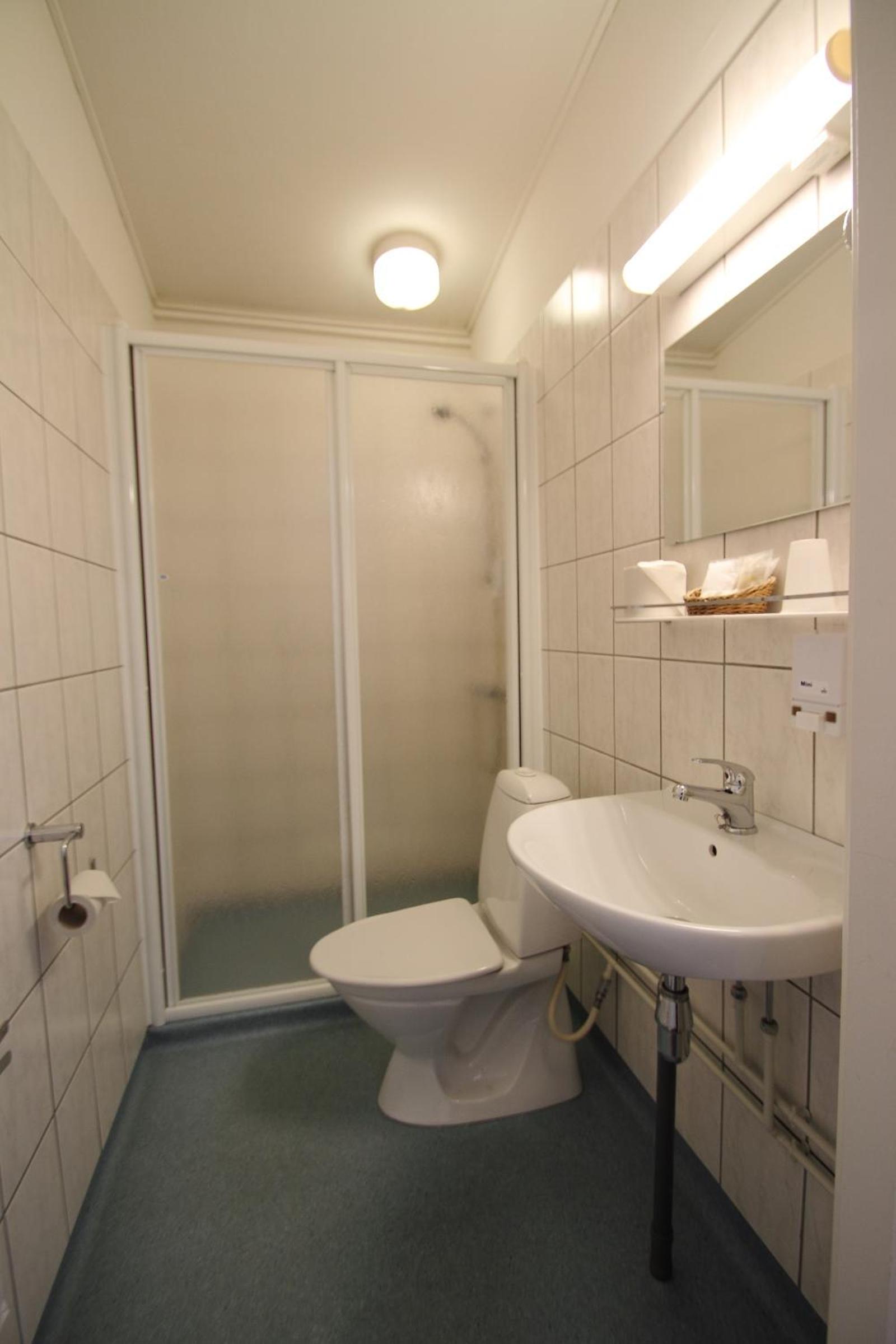 Single Room with Private Bathroom photo 1