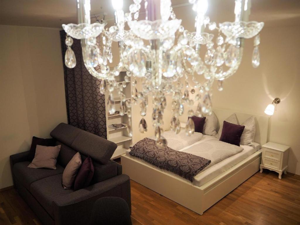 Apartment with Balcony - Photo 3