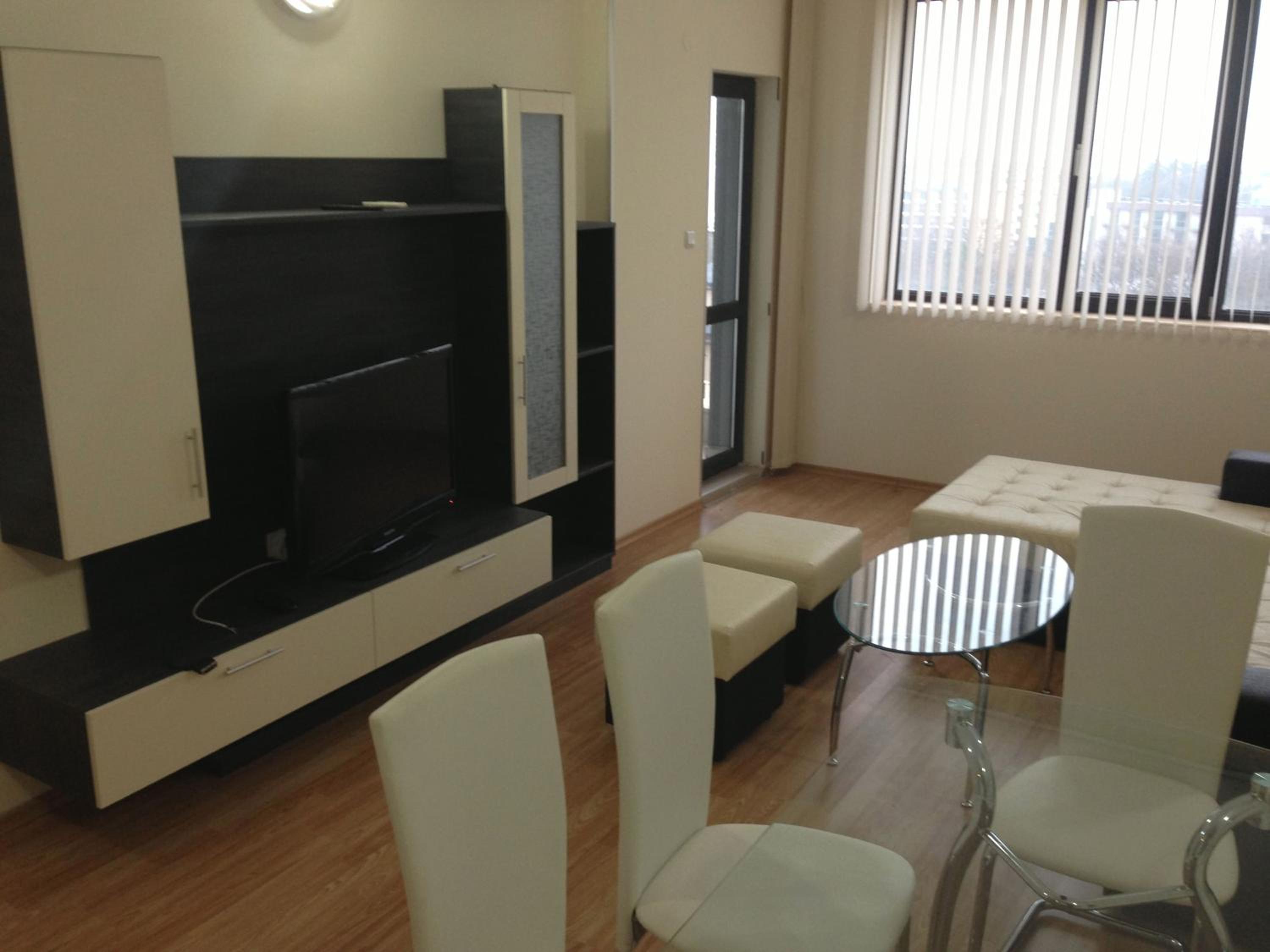 One-Bedroom Deluxe Apartment