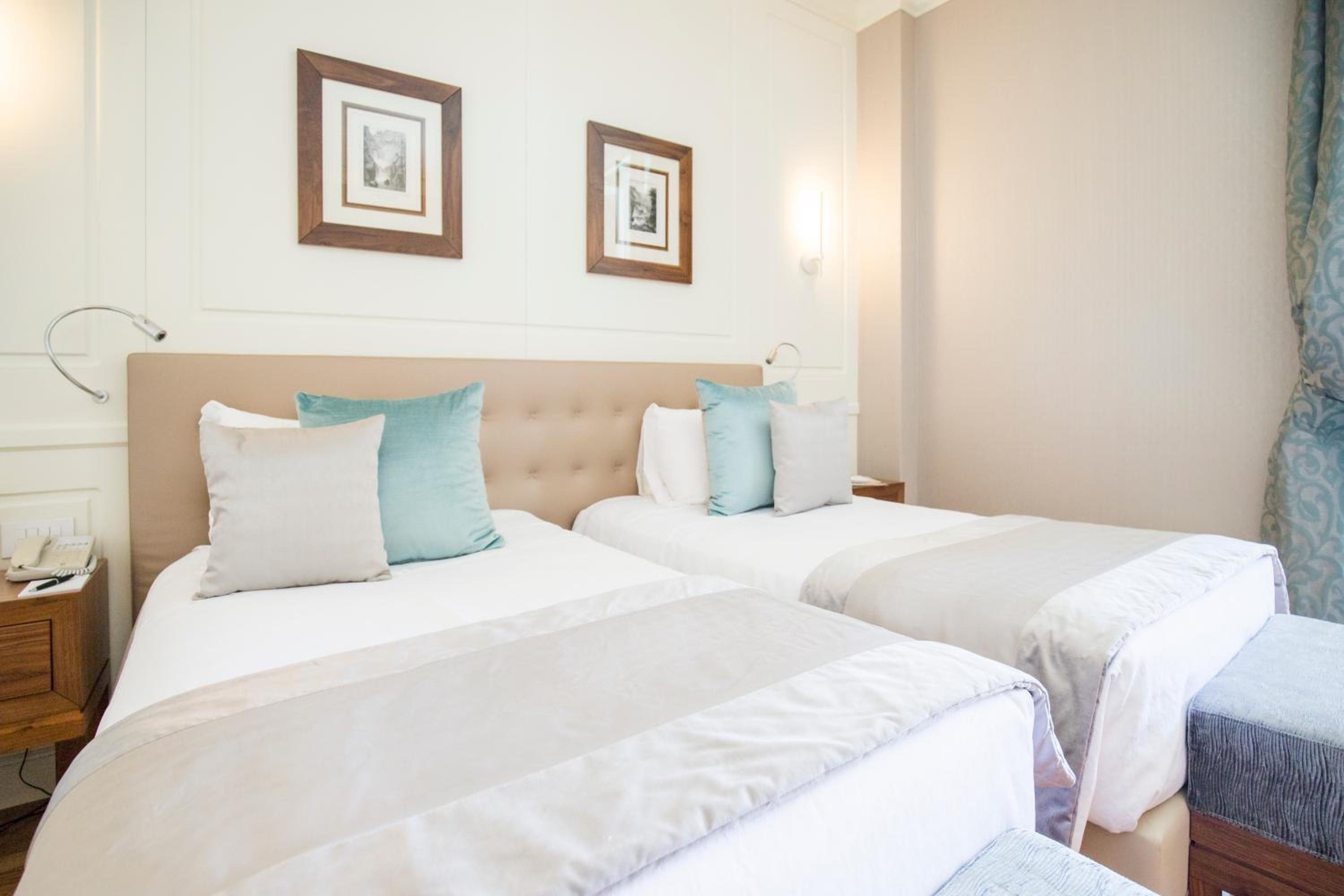 Superior Double Room with Lake View photo 3