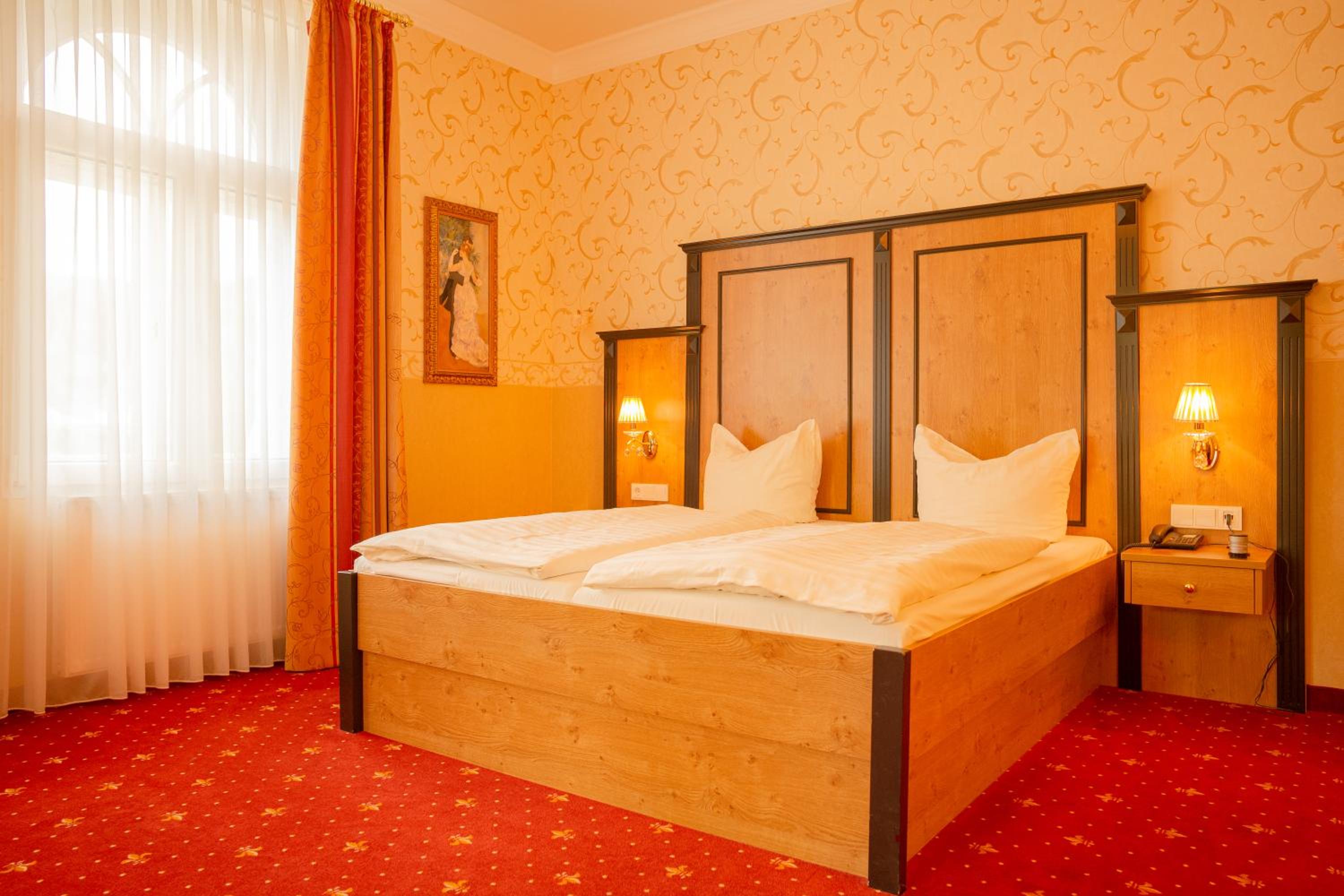 Deluxe Suite - Photo 5