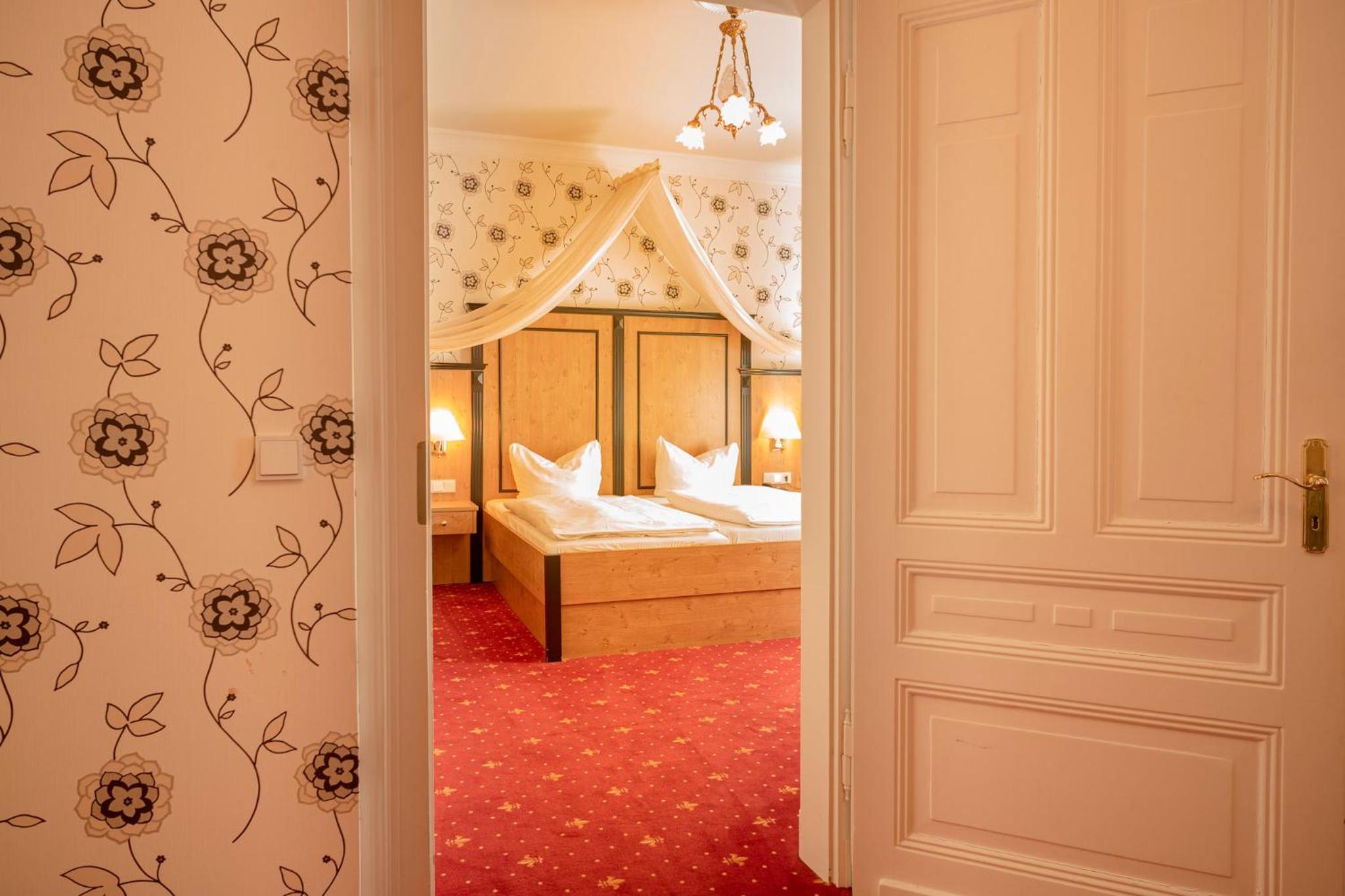 Suite - Photo 3