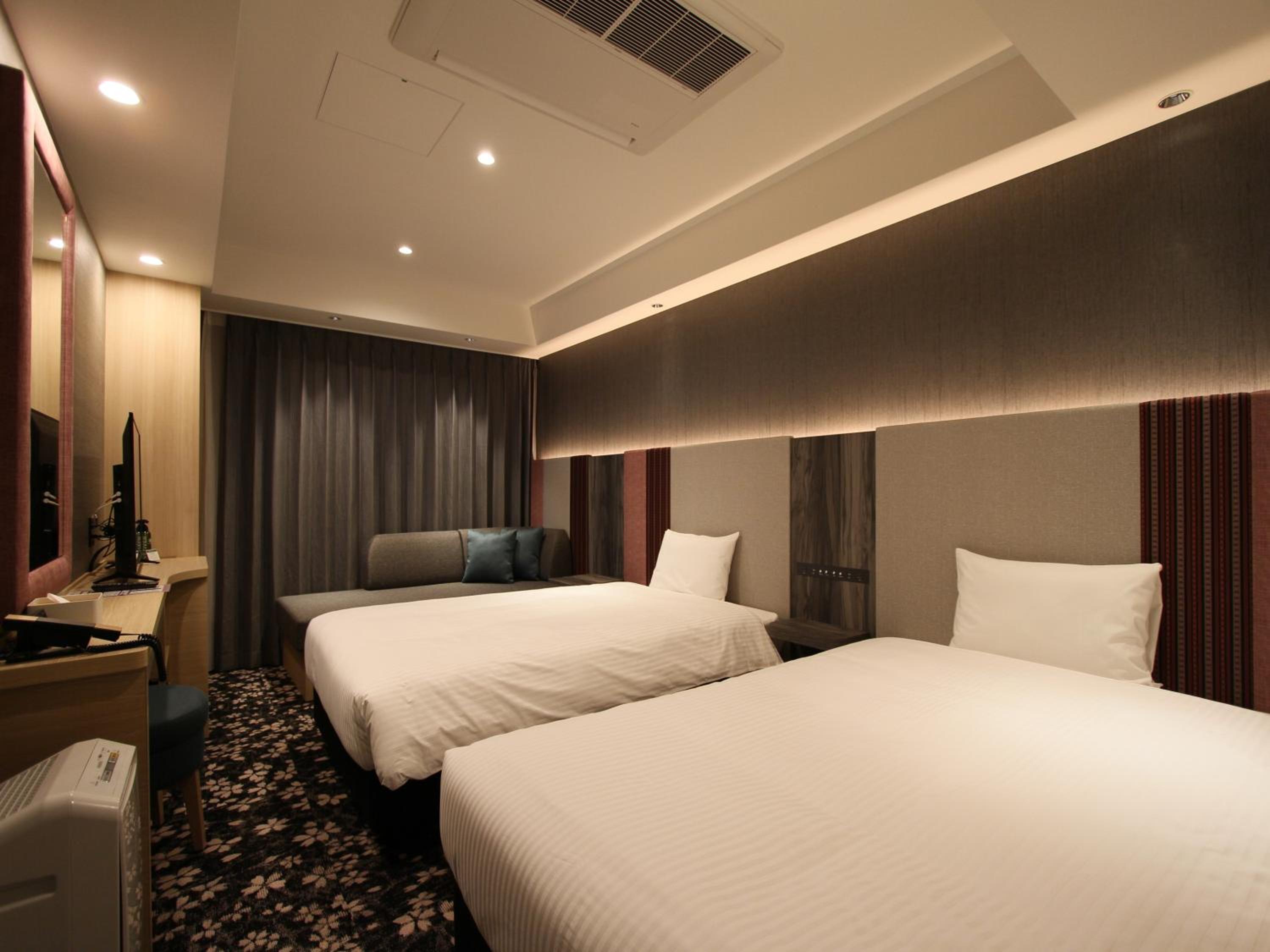 Twin Room - Photo 10