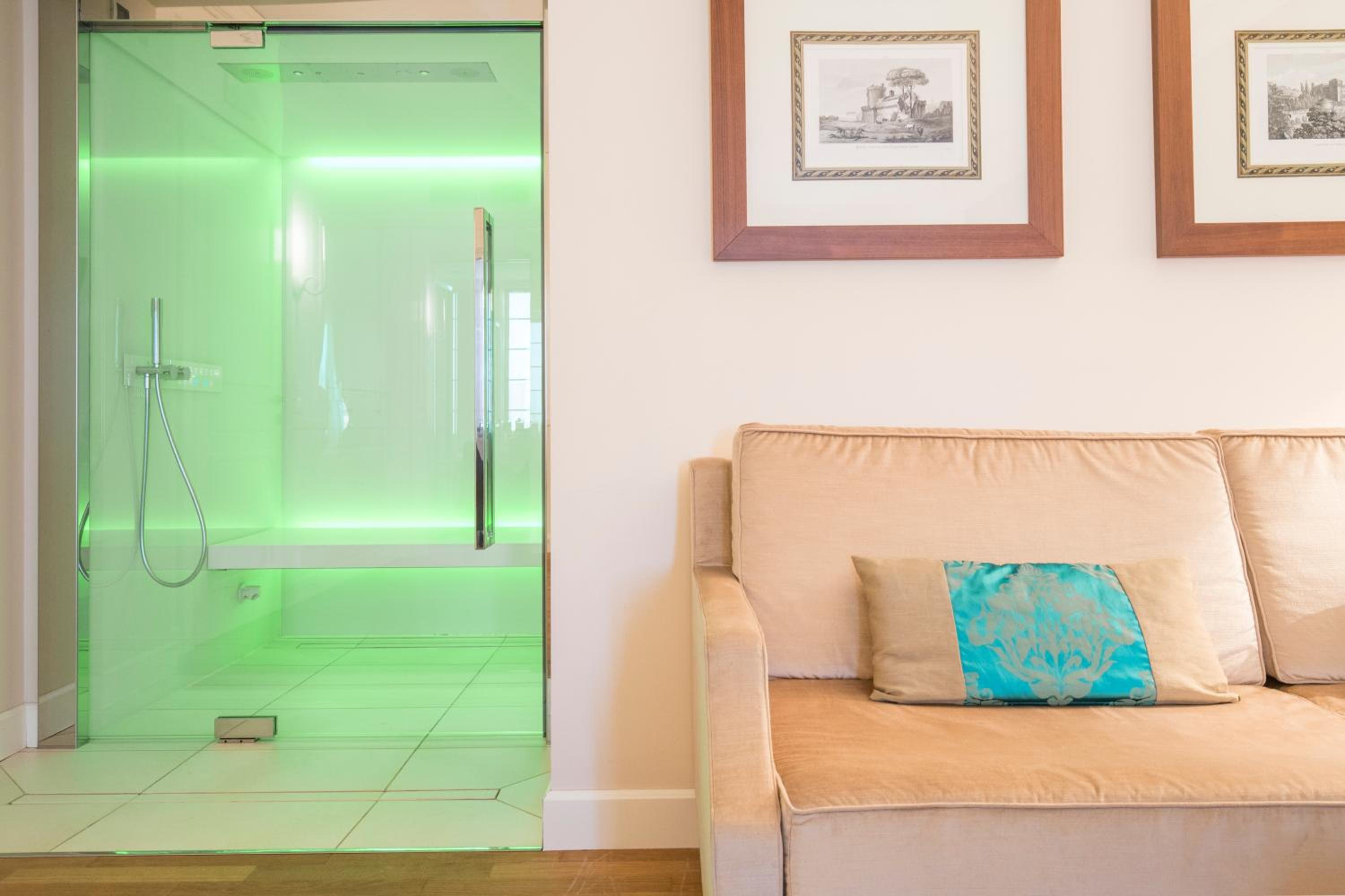 Junior Suite with Balcony photo 2