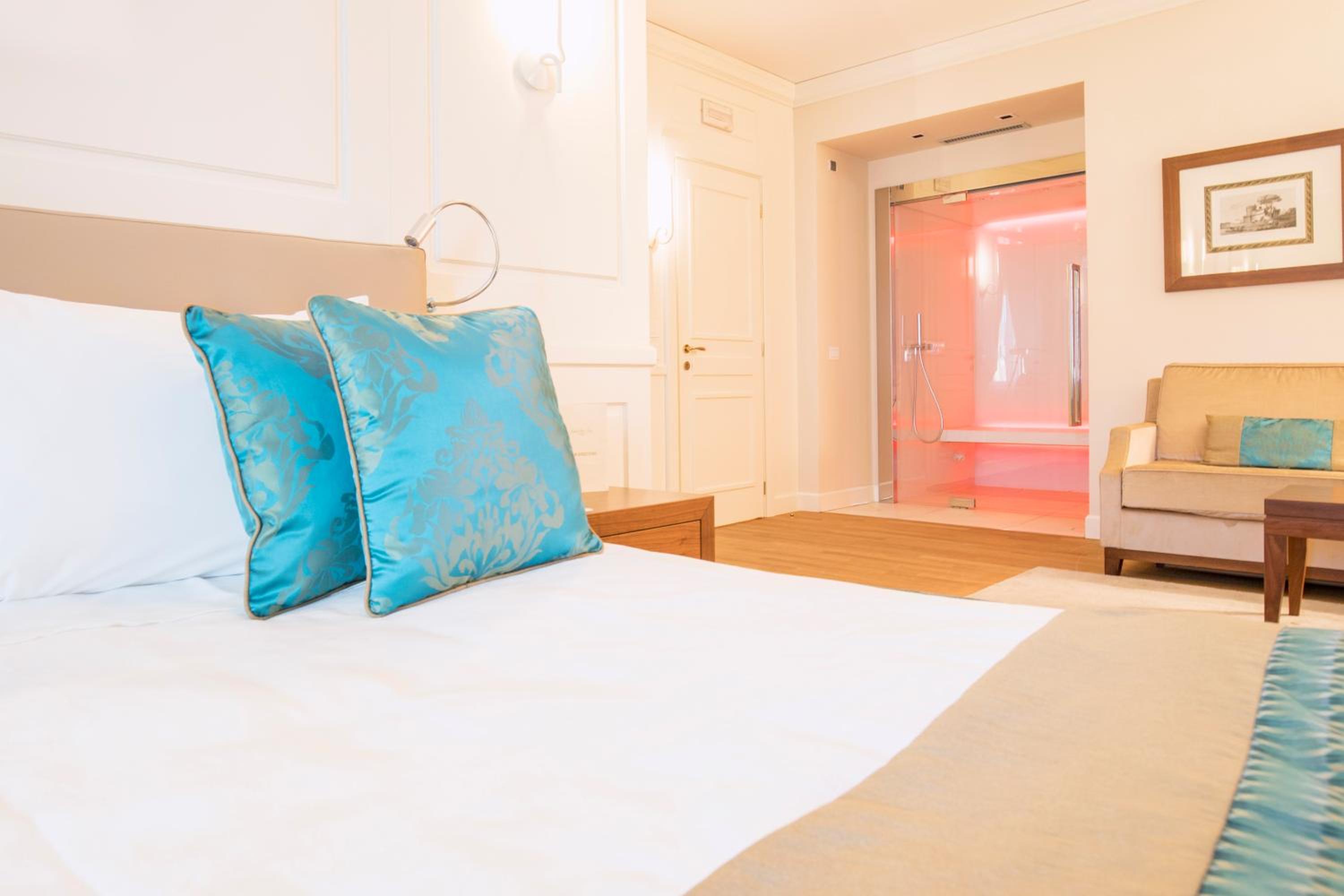 Junior Suite with Balcony photo 3