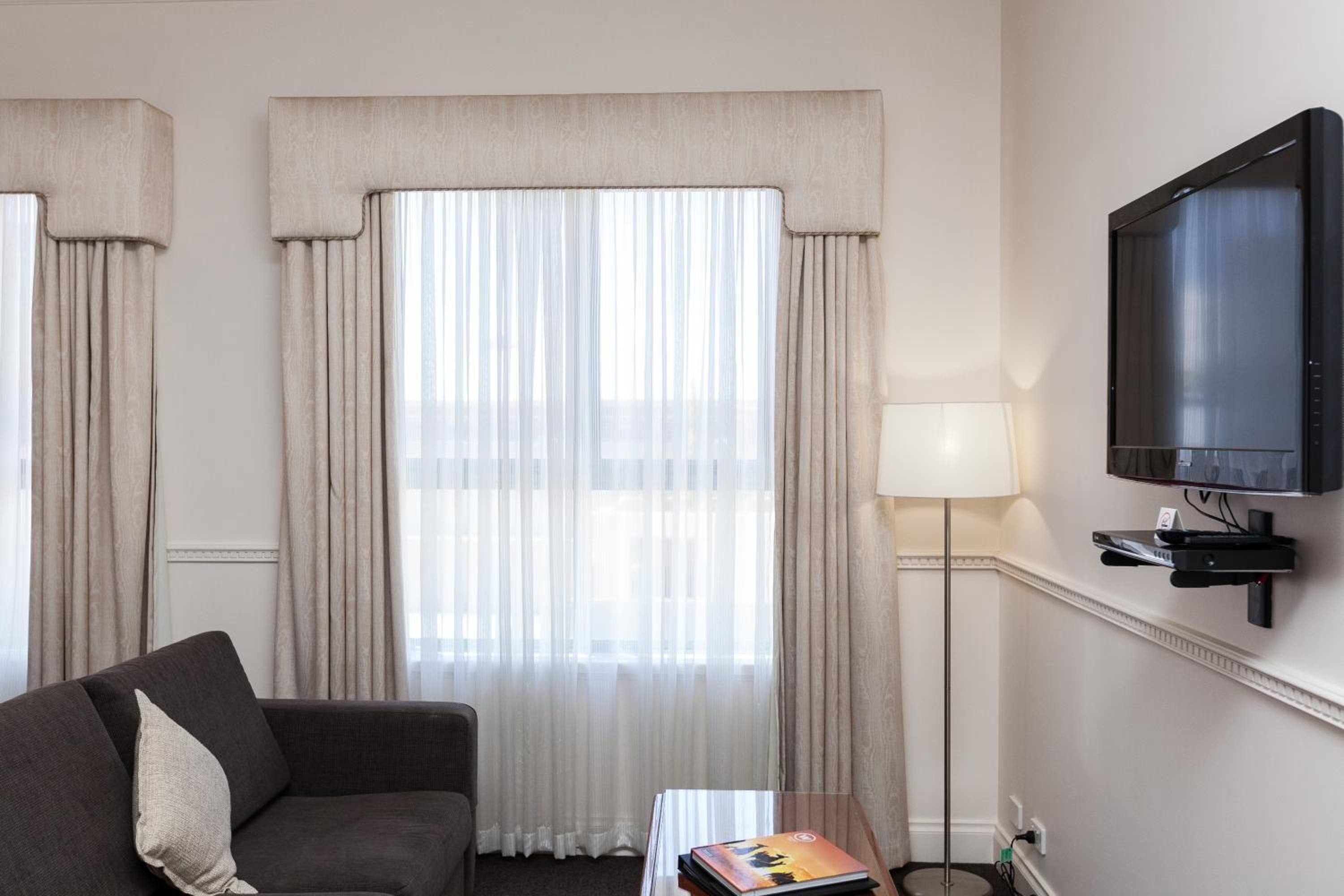 Studio Apartment thumbnail 6