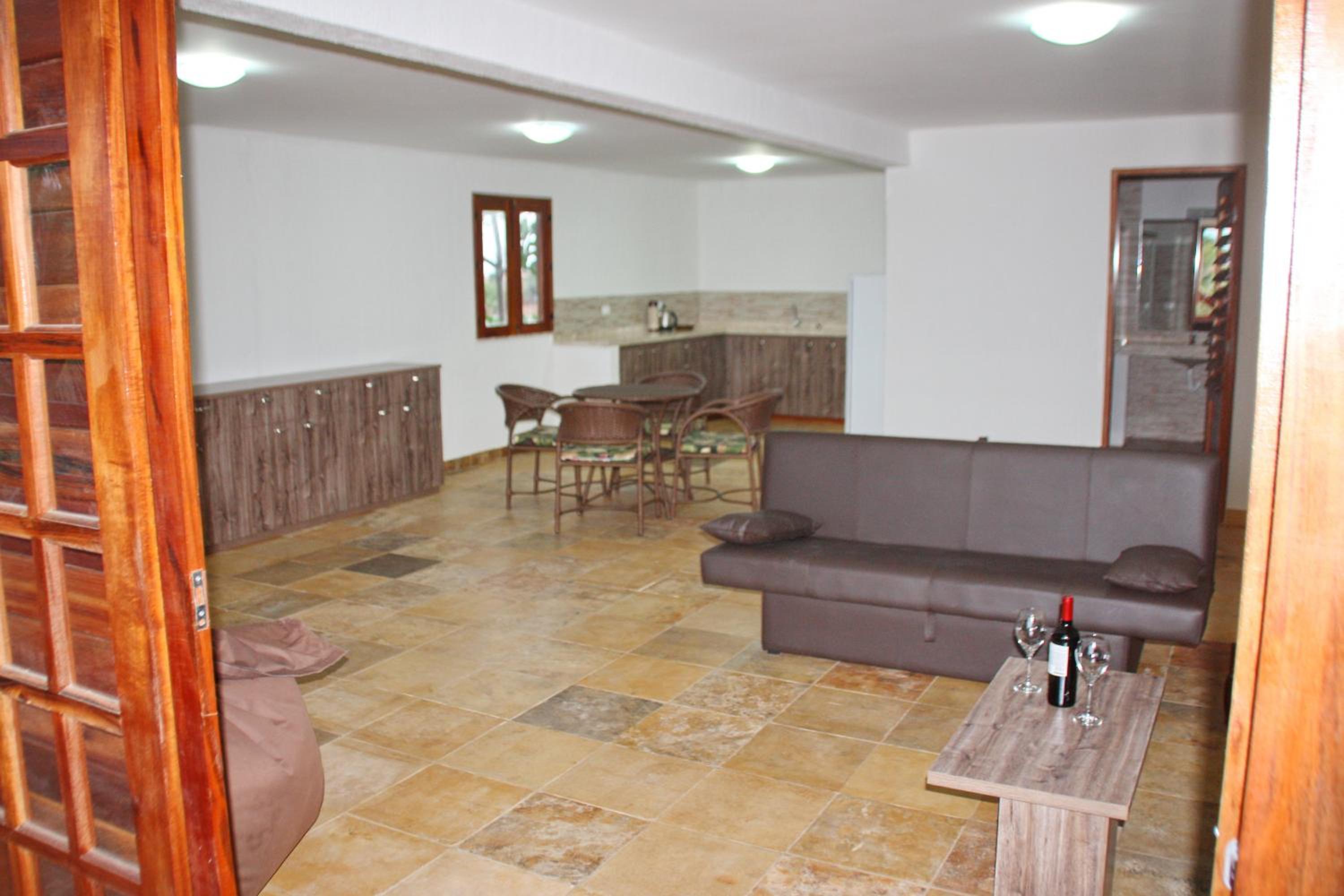 Two-Bedroom Apartment (6 Adults)