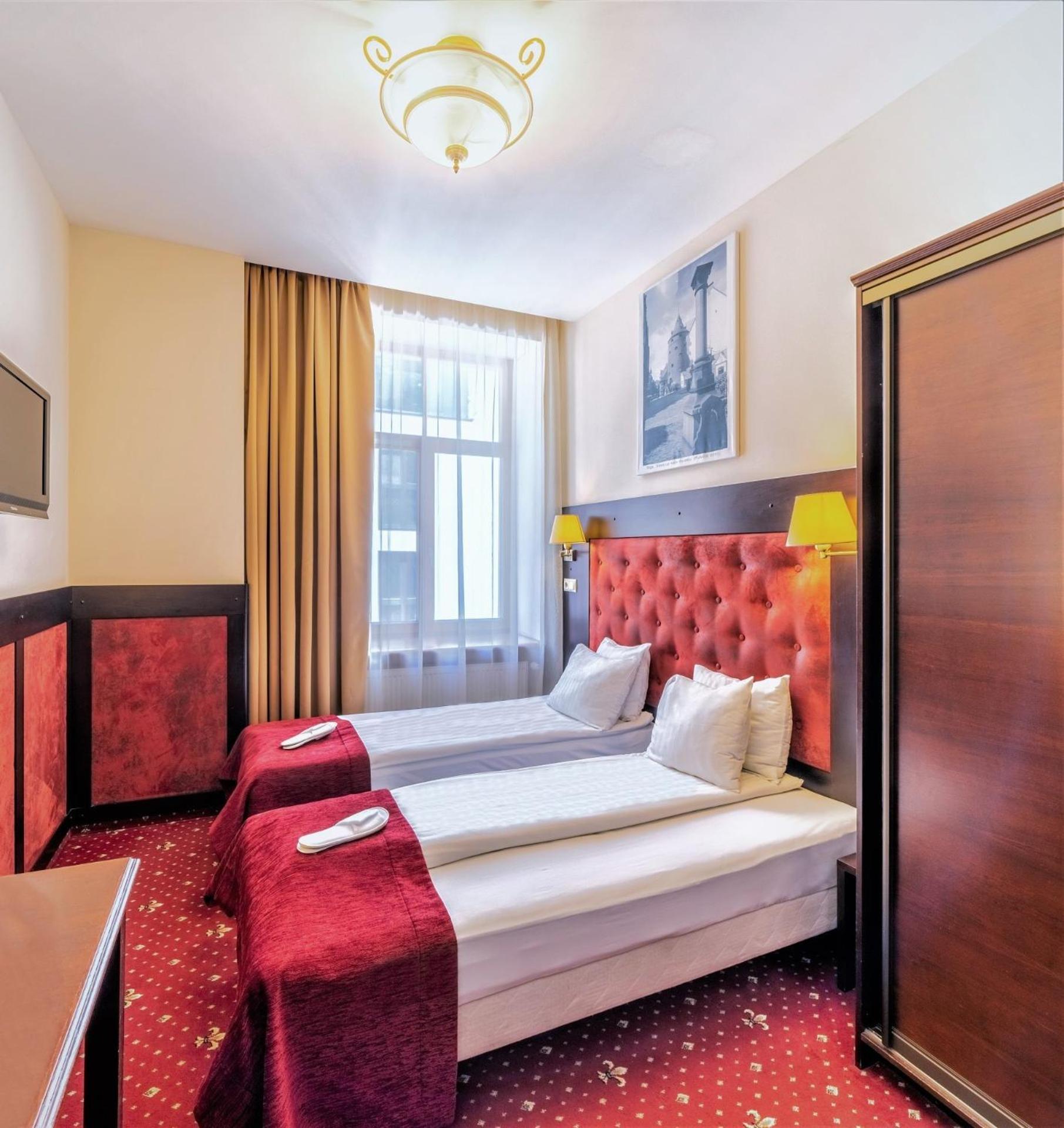Small Double or Twin Room photo 2