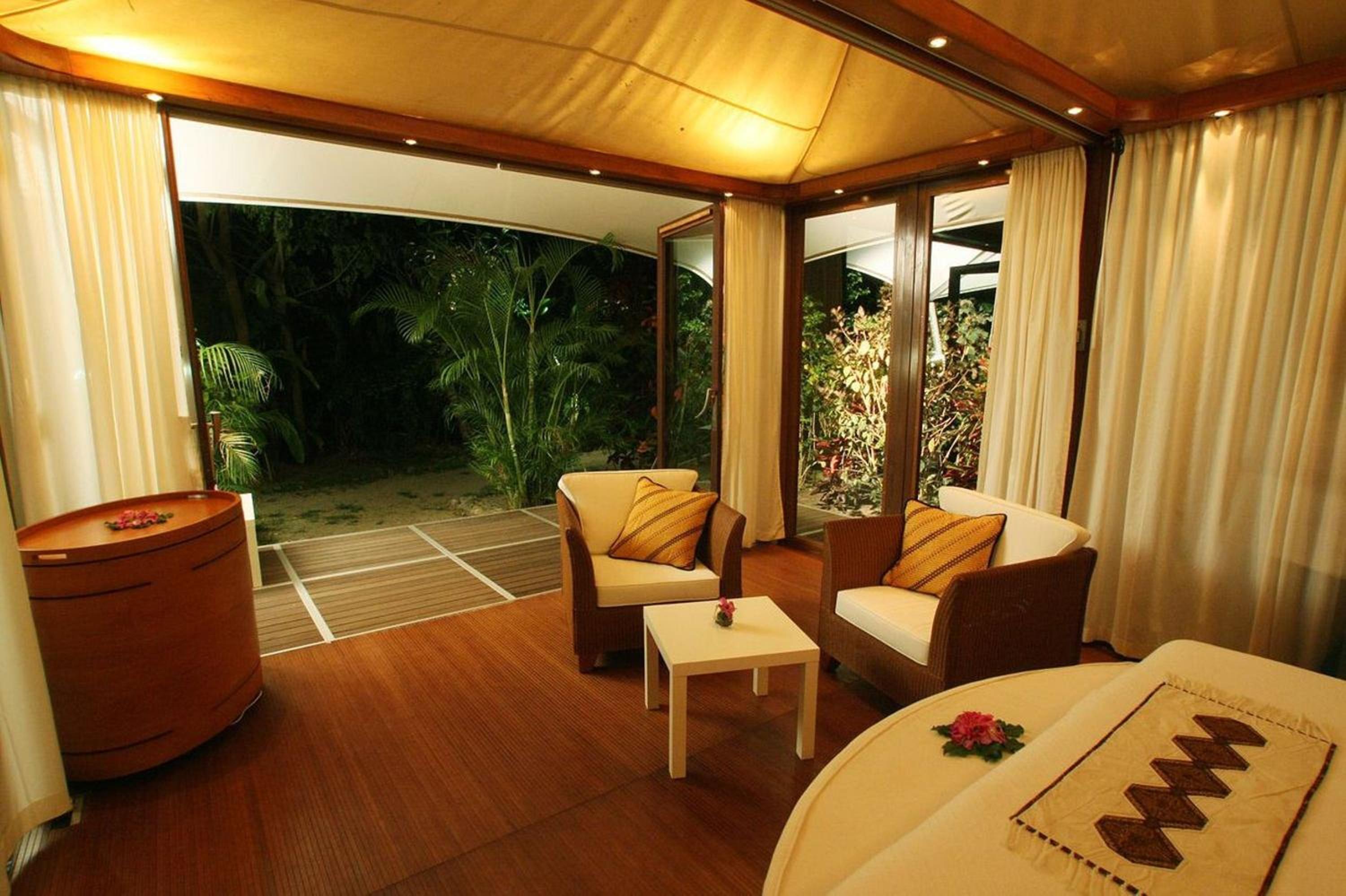 Bungalow with Garden View photo 6