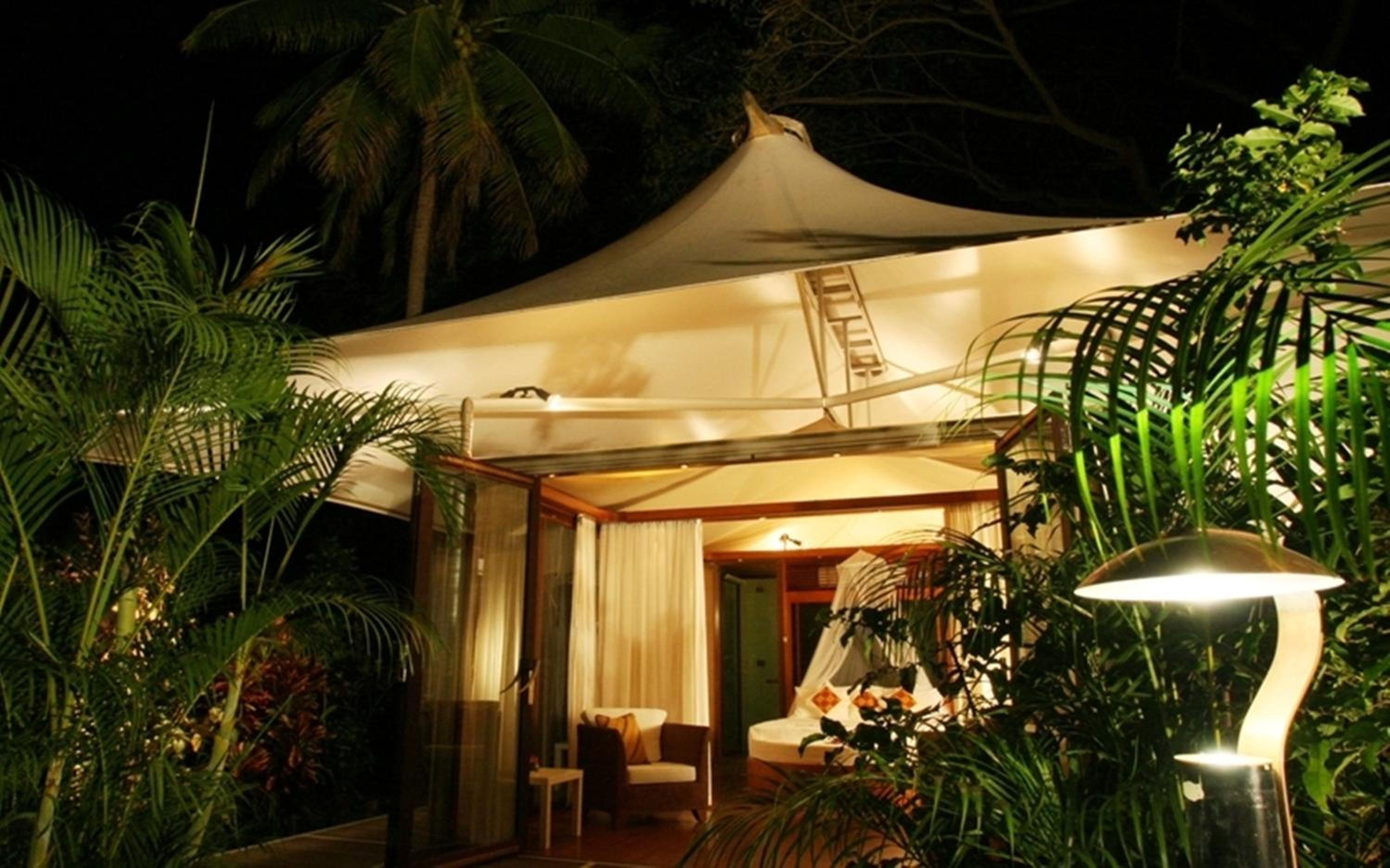 Bungalow with Garden View photo 7