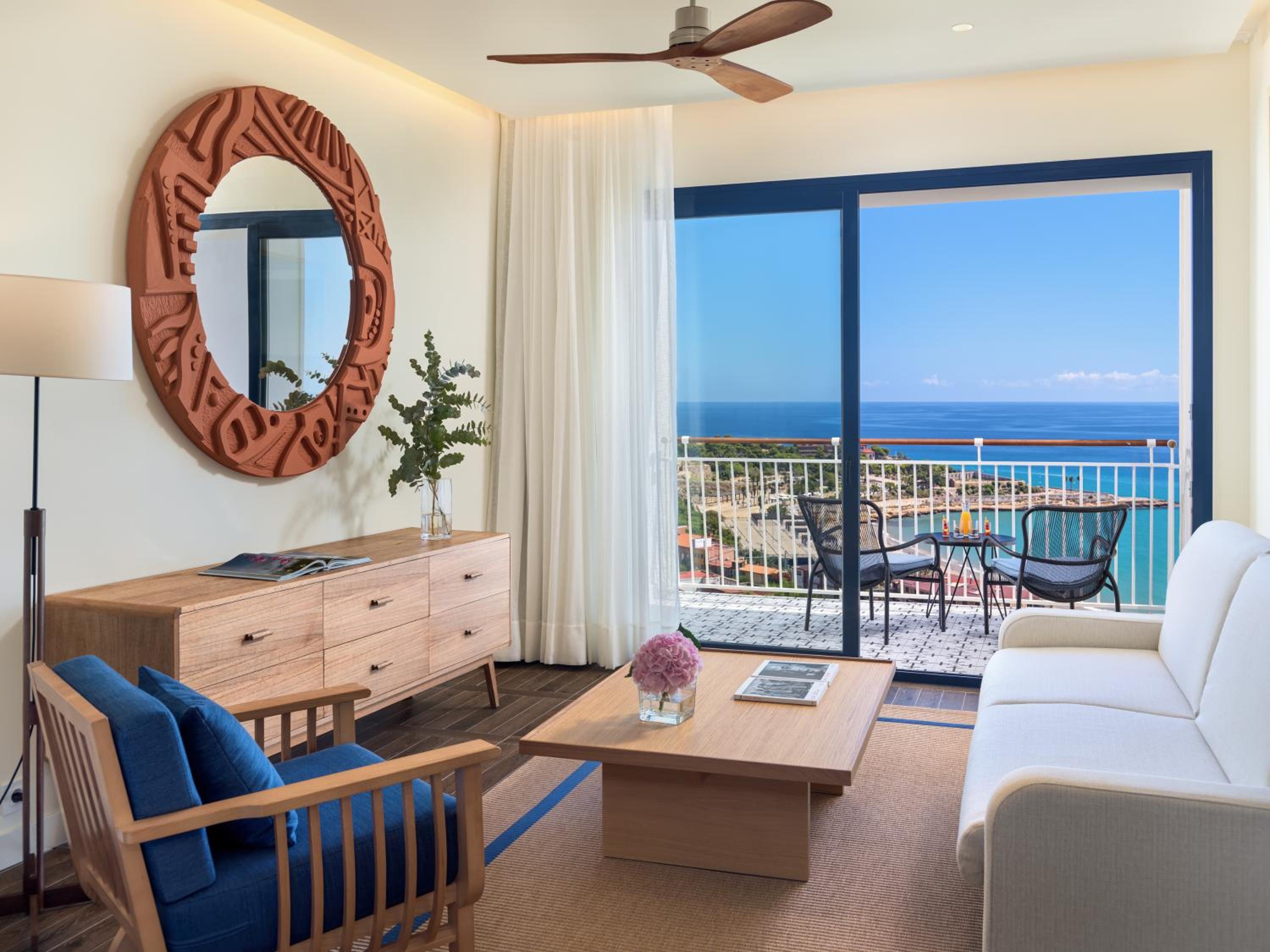 Junior Suite Mare (2 Adults) - Photo 1