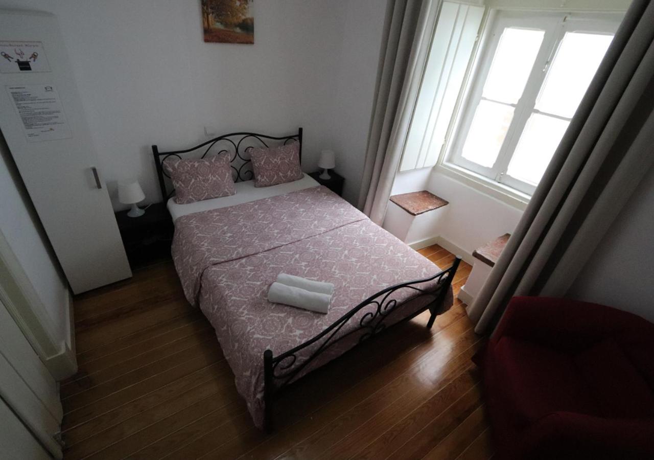 Double Room with Shared Bathroom photo 3