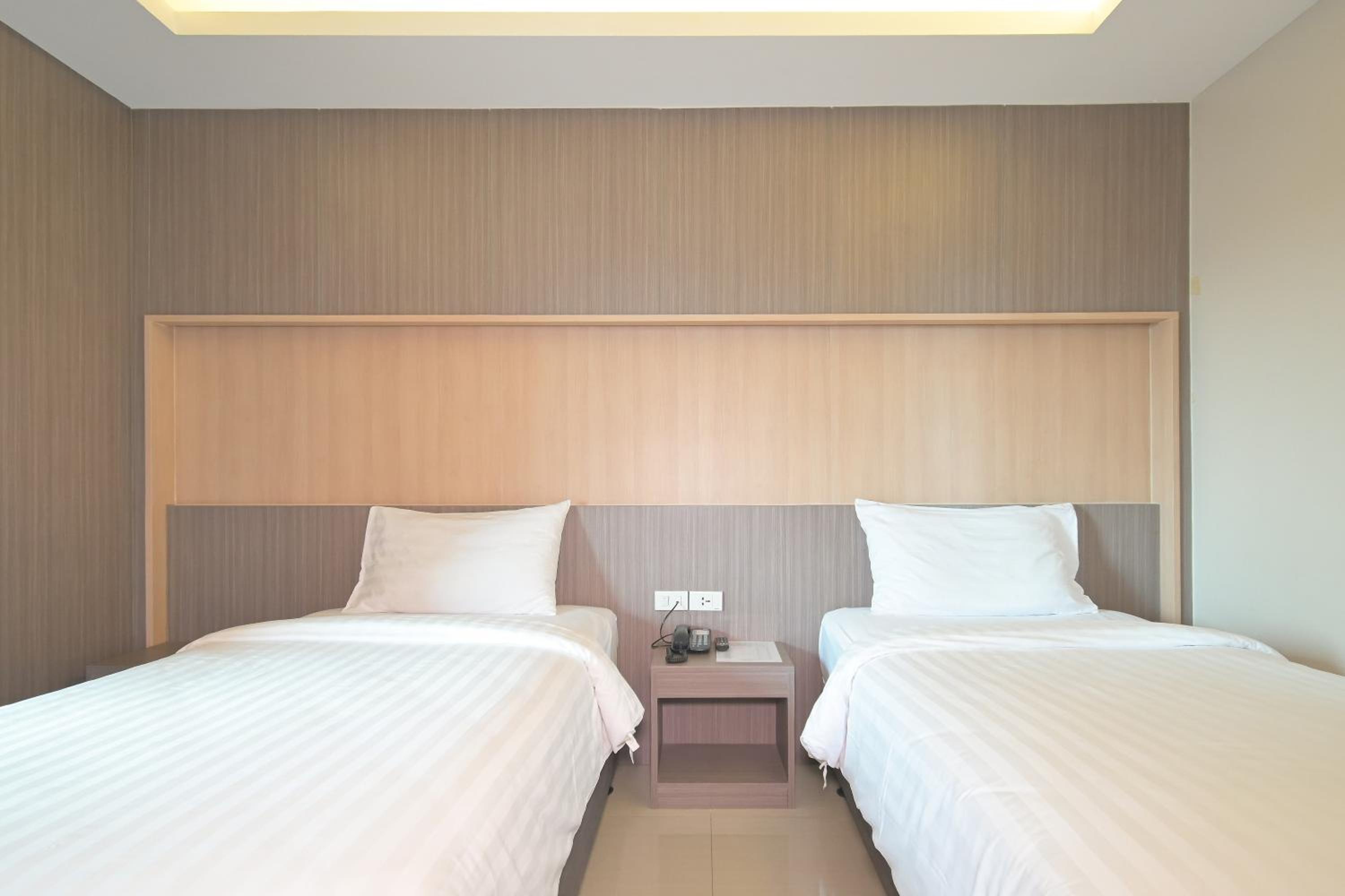 Deluxe Twin Room photo 2