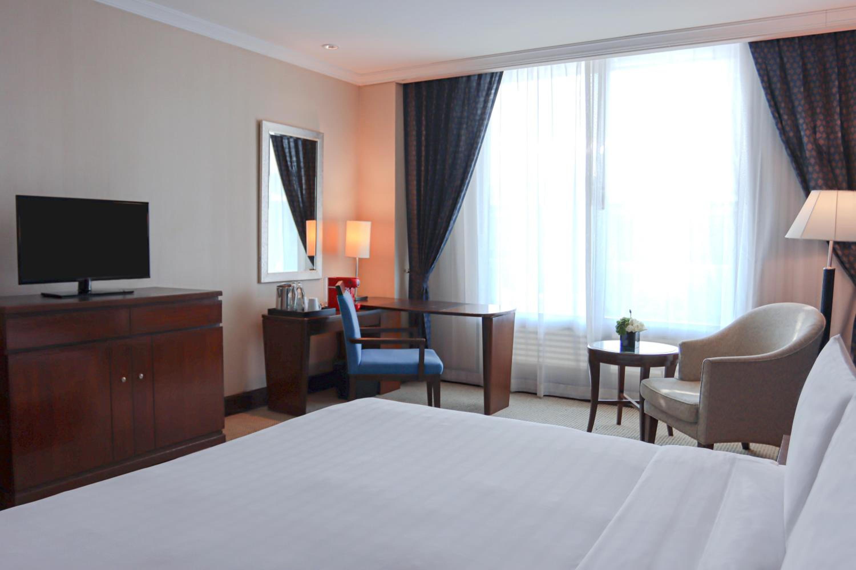 King Room - Club Access thumbnail 5