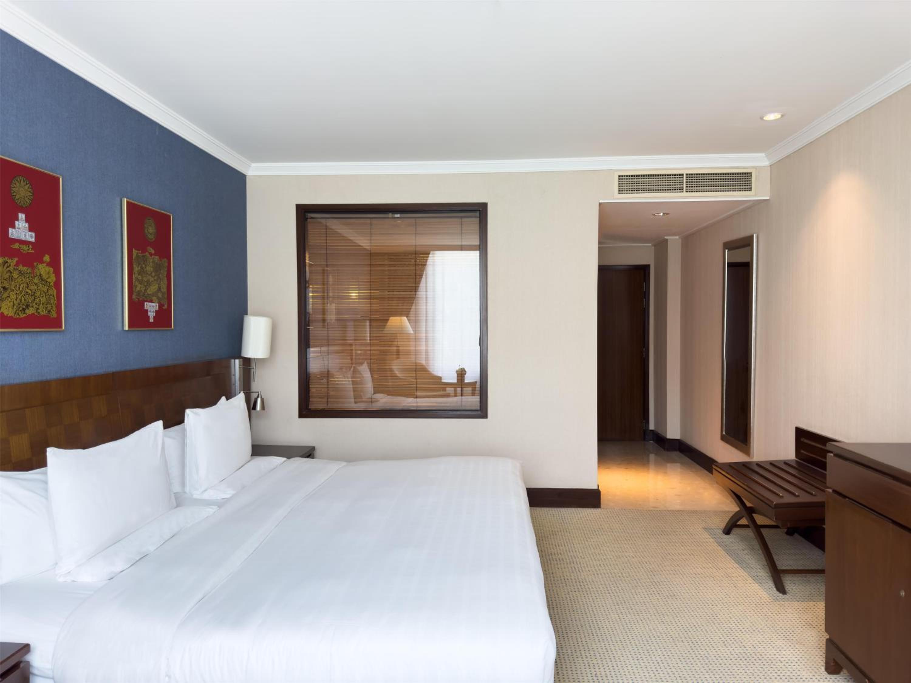 King Room with Garden View thumbnail 5