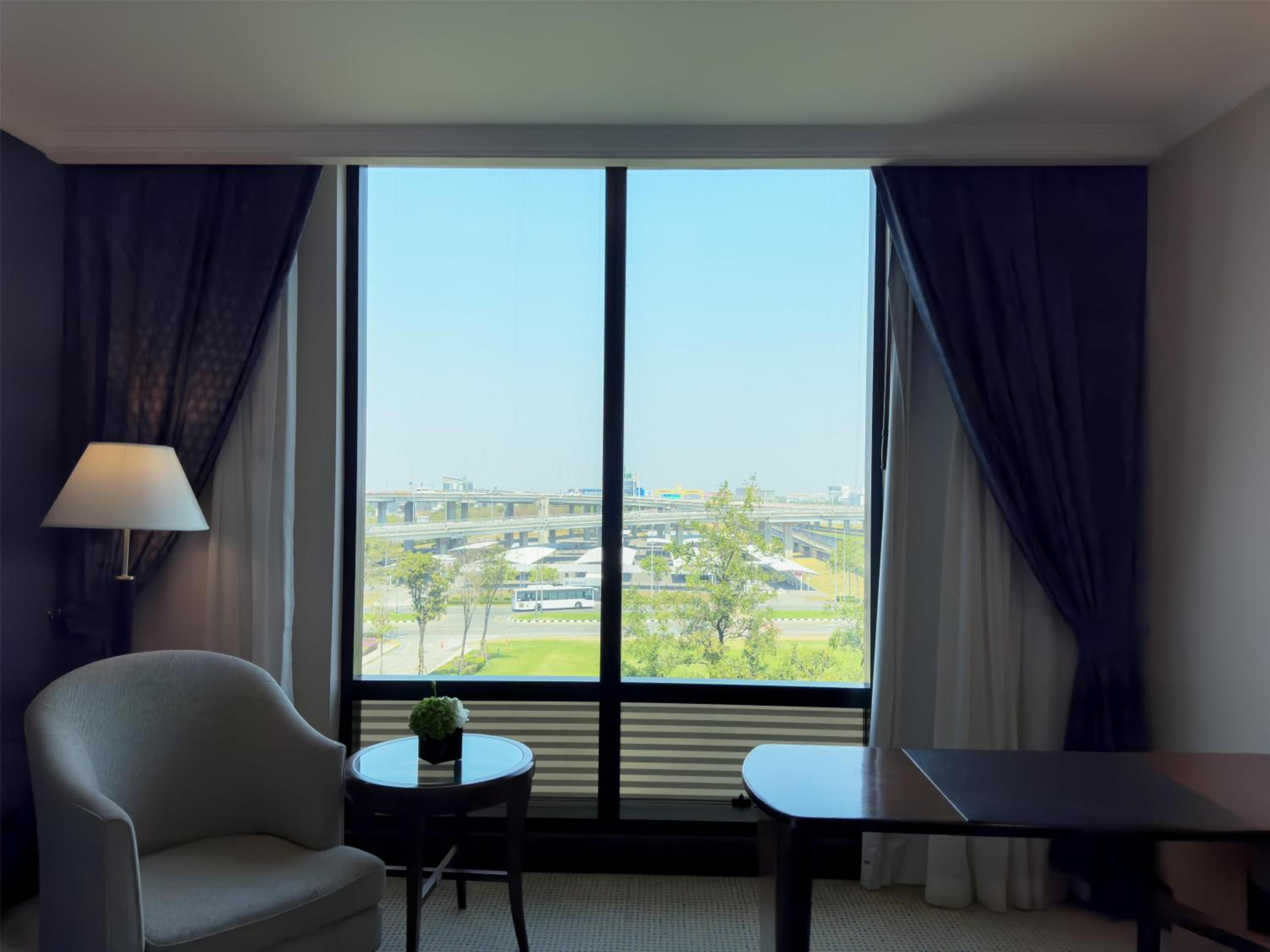 Twin Room with Airport View