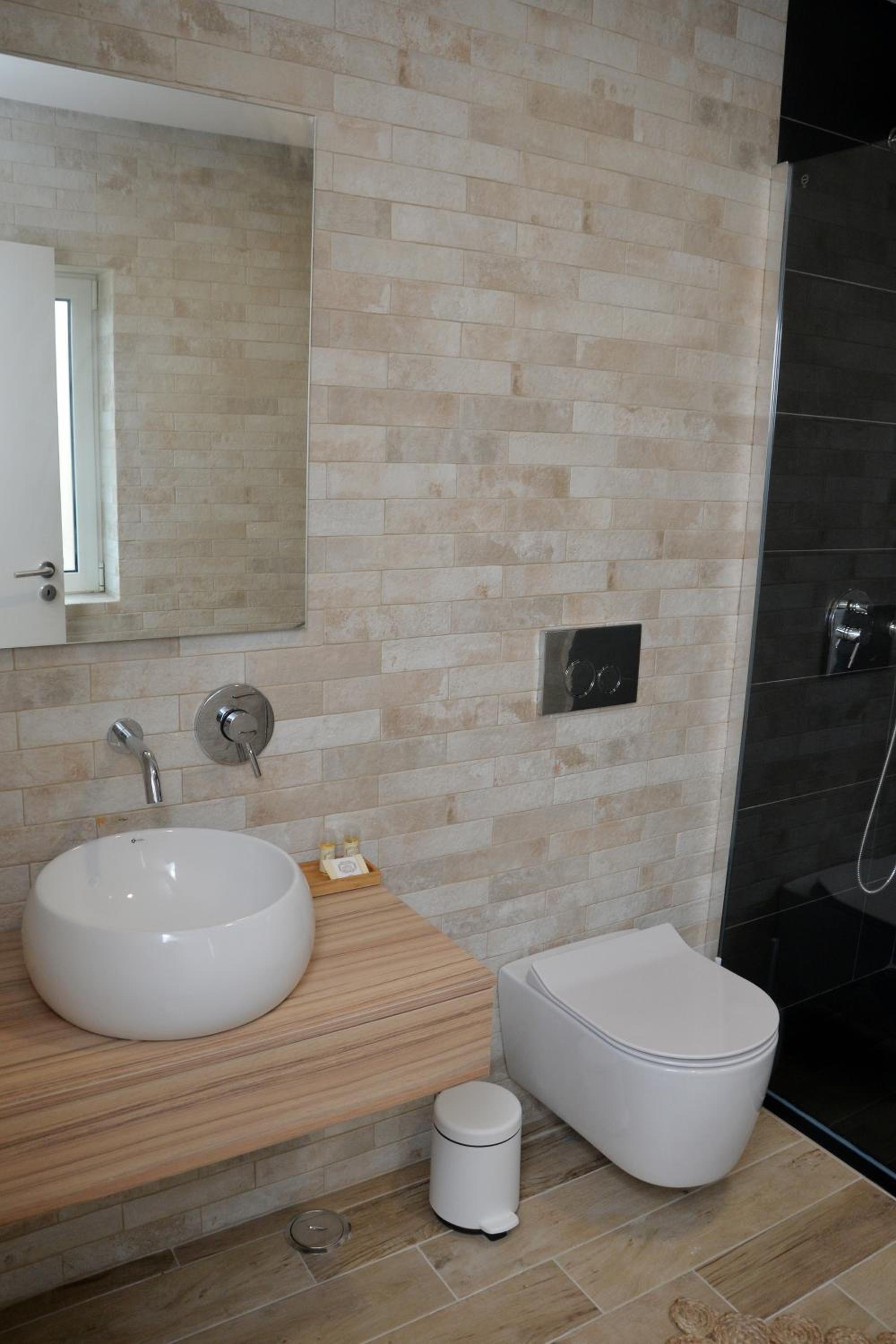Double or Twin Room - Photo 6