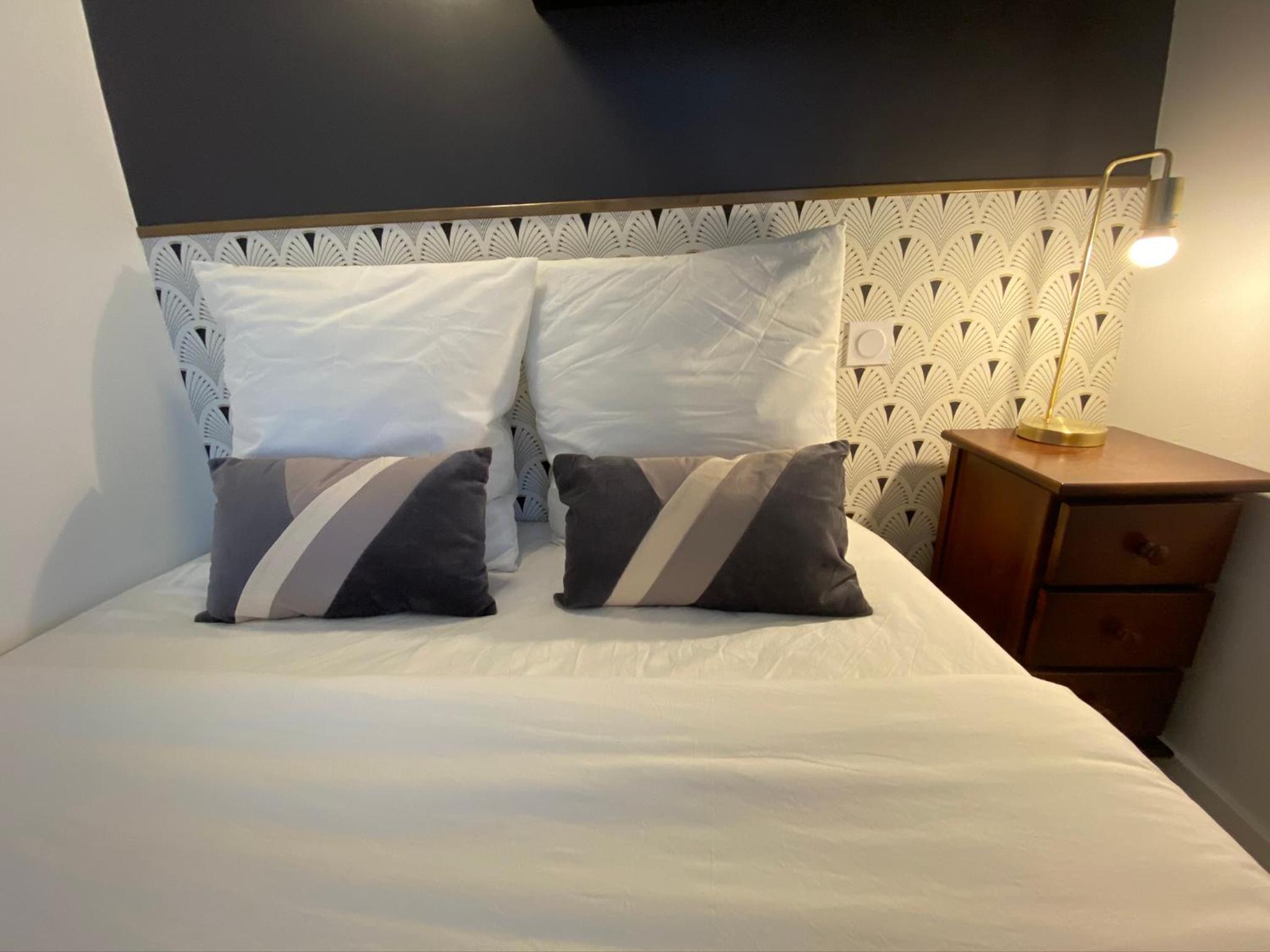 Studio Apartment - Photo 13