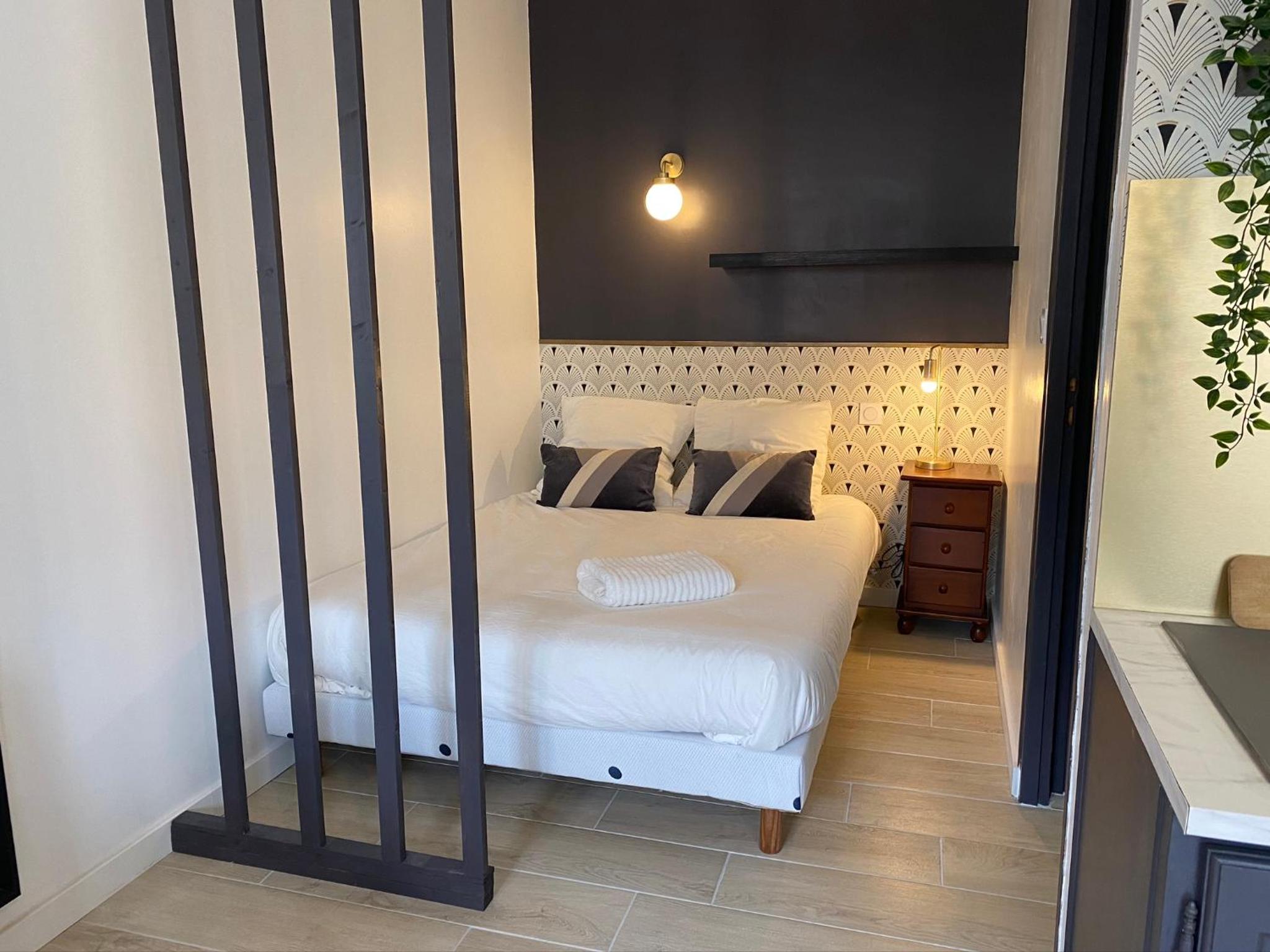 Studio Apartment - Photo 10