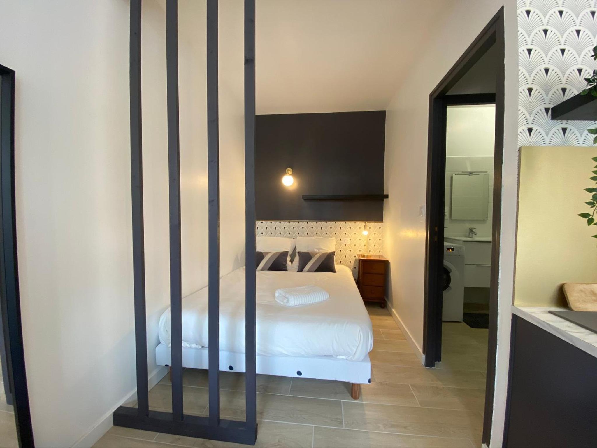 Studio Apartment - Photo 9