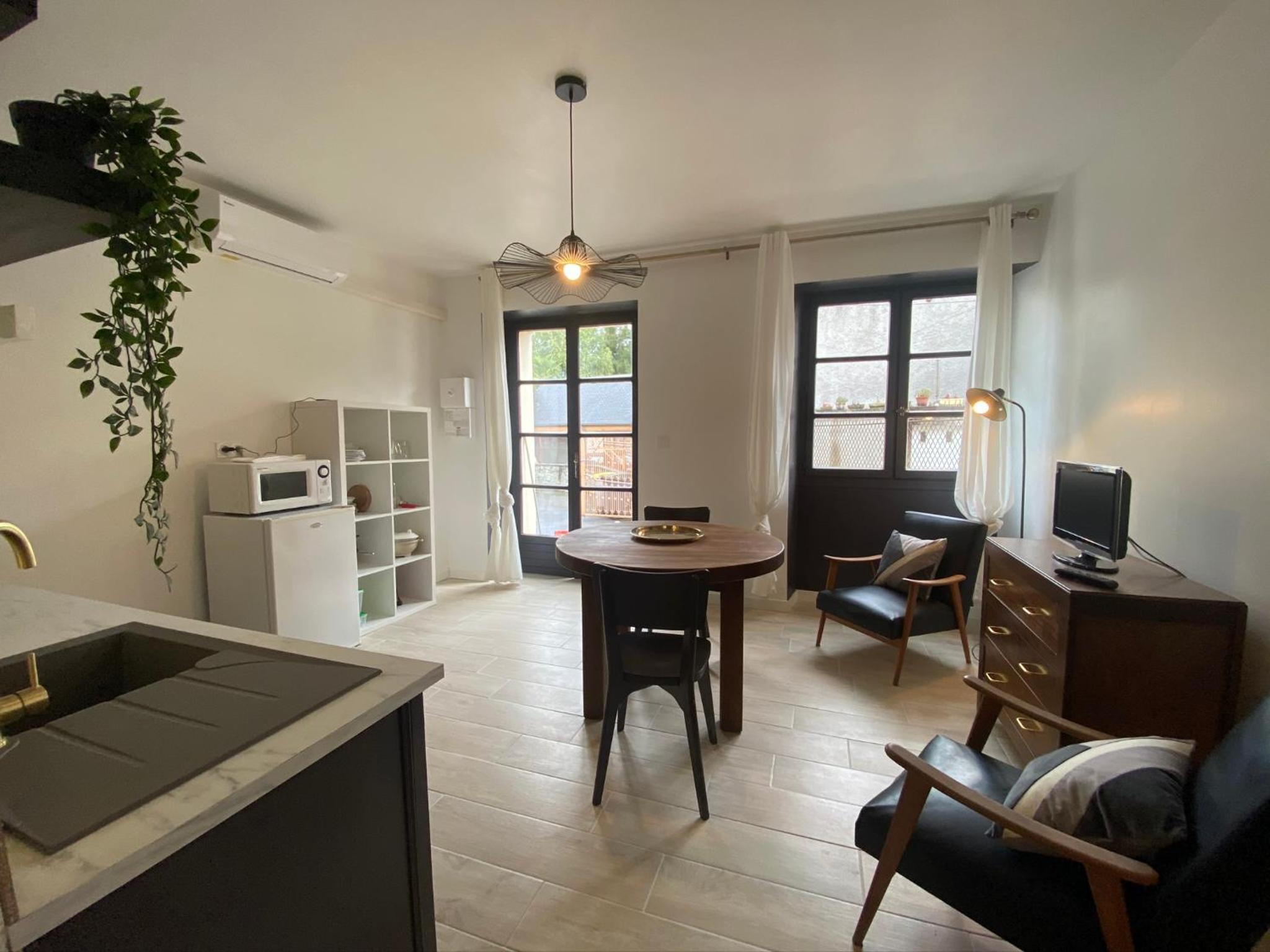 Studio Apartment - Photo 5