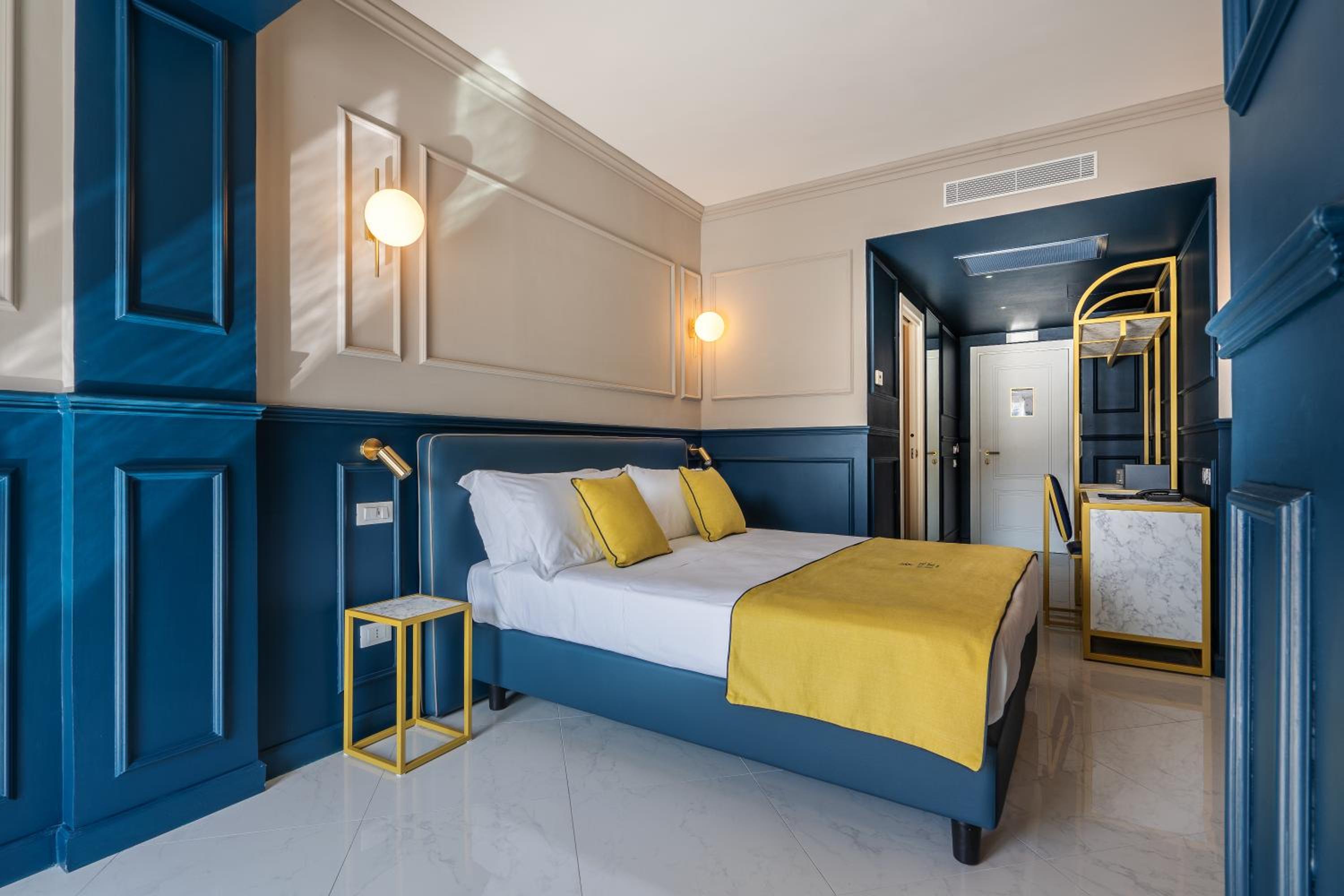 Superior Double or Twin Room with Pool View - Photo 1