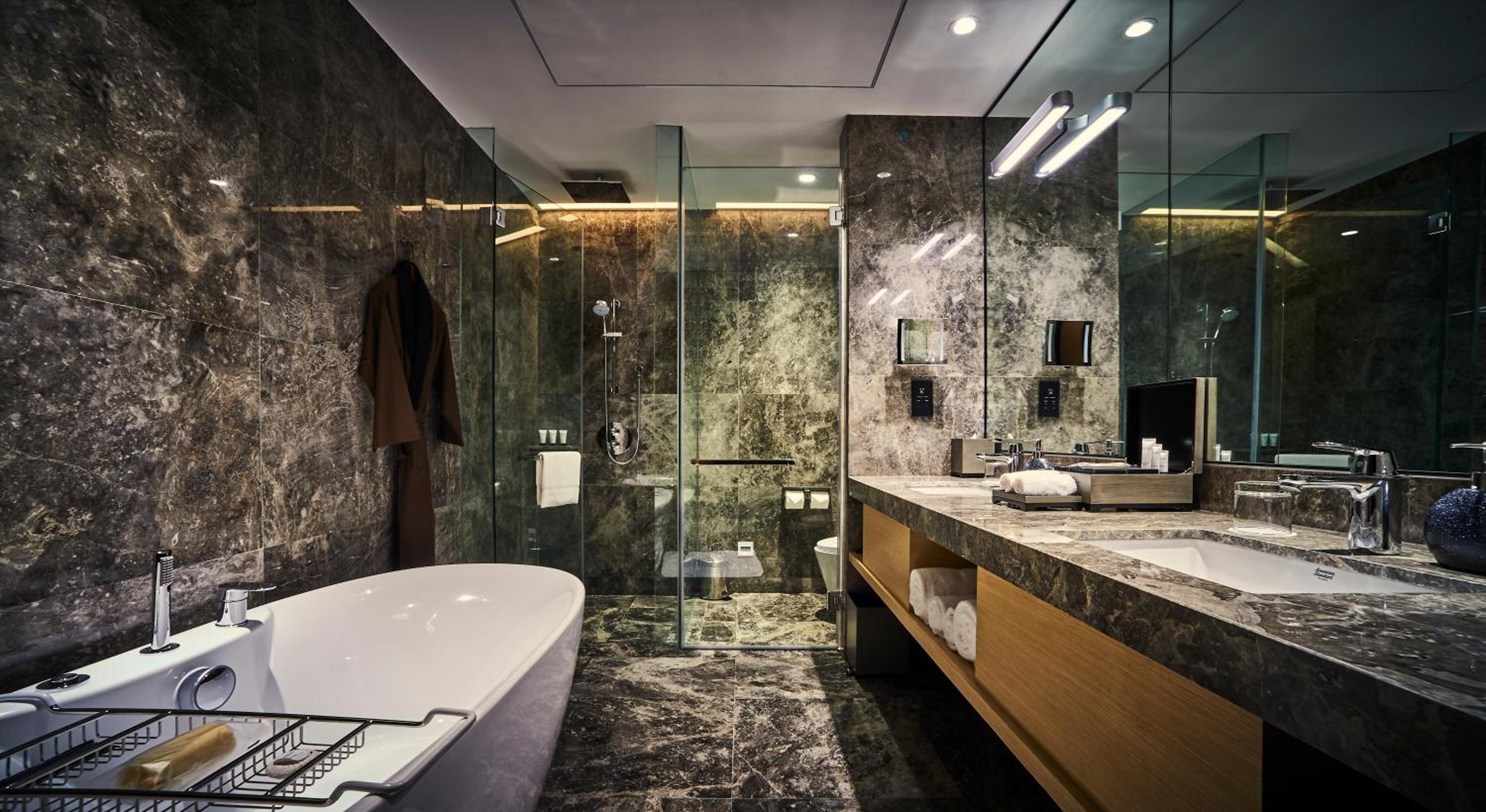 Premier King Room - Photo 4