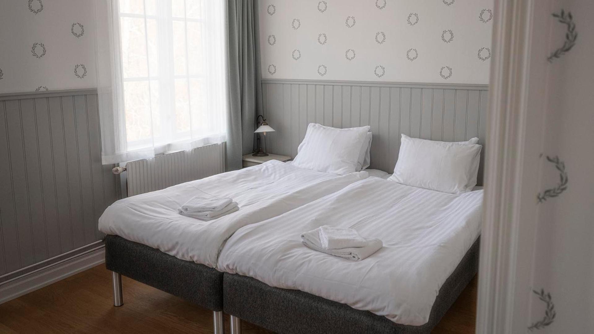 Economy Double Room - Photo 9