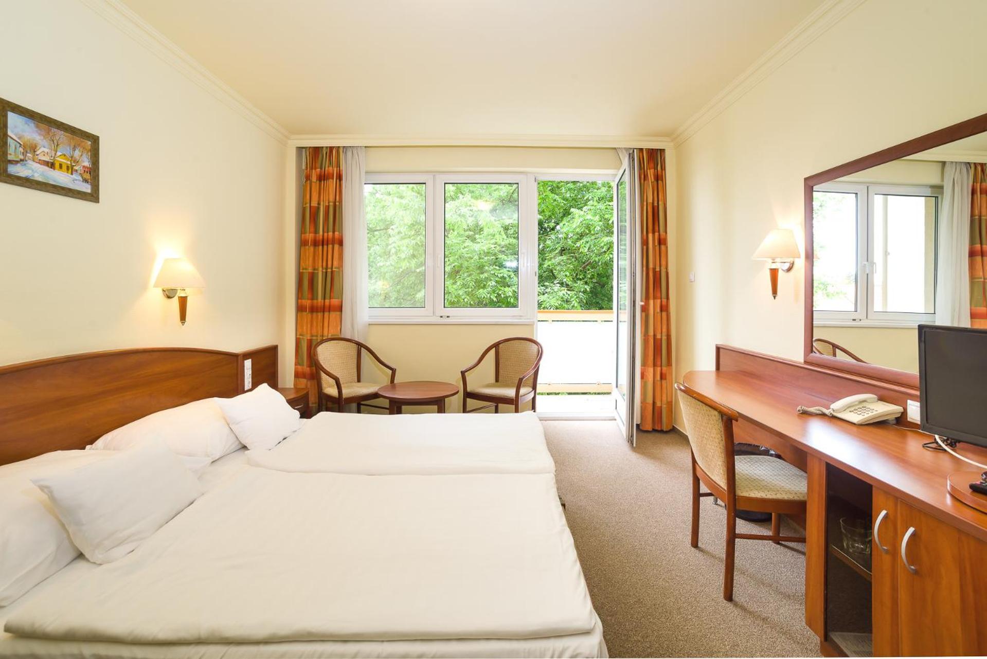 Double Room with Balcony - Photo 1