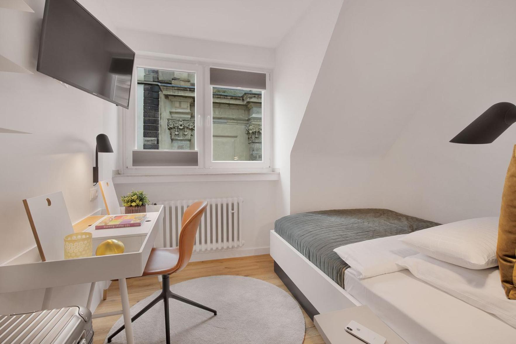 Single Room photo 2