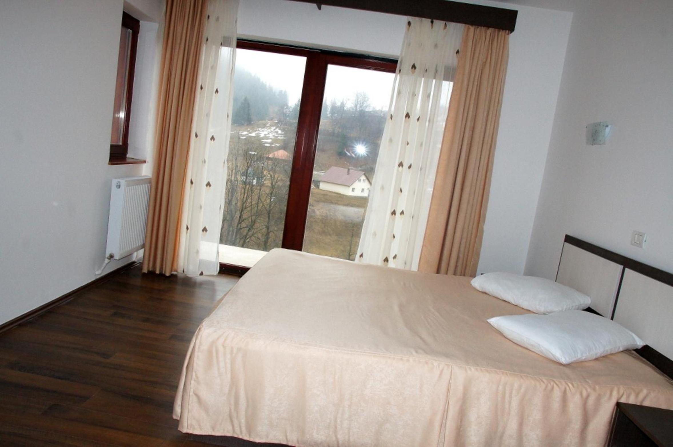 Double Room with Balcony photo 3