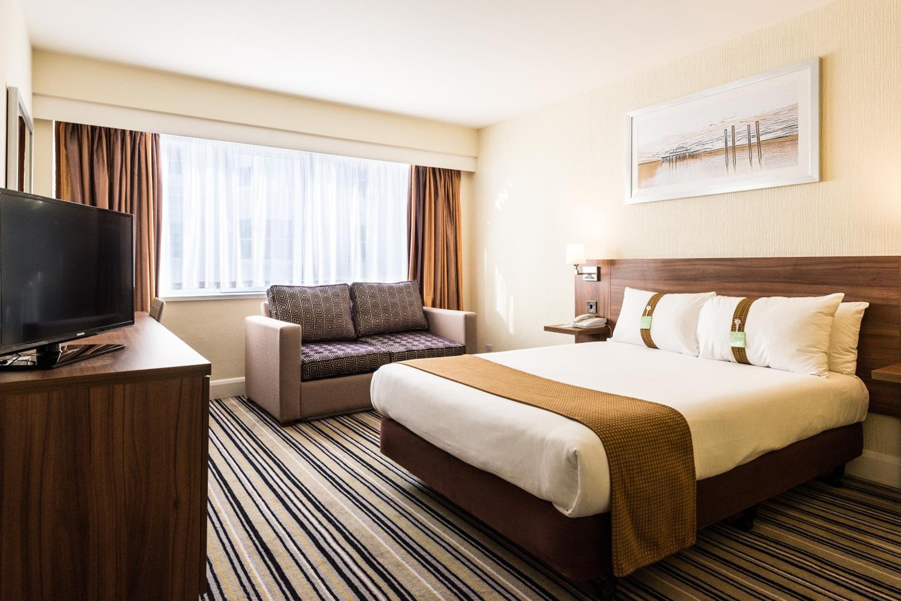 Standard Double Room with Sofa Bed - Photo 1