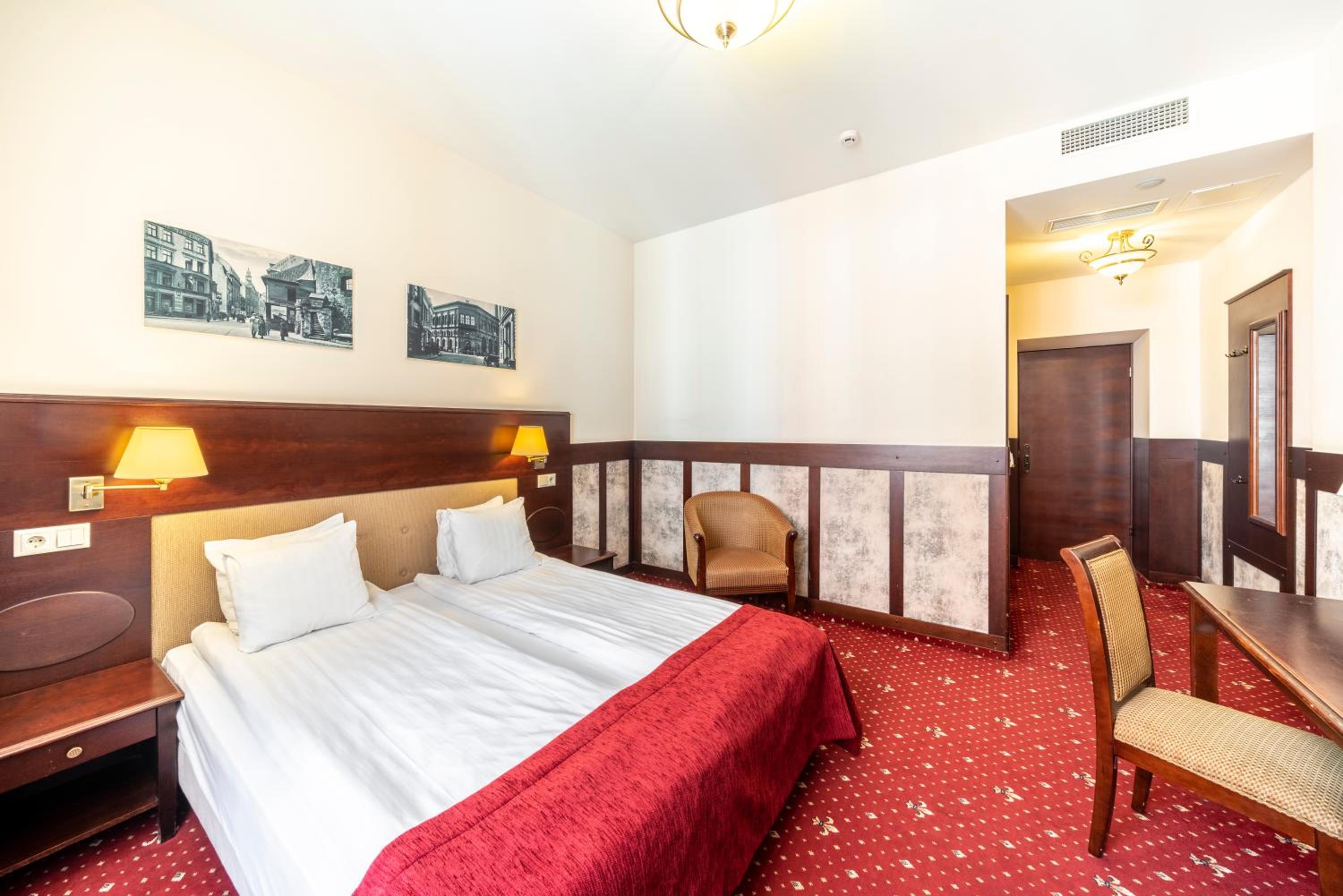 Standard Double or Twin Room photo 3