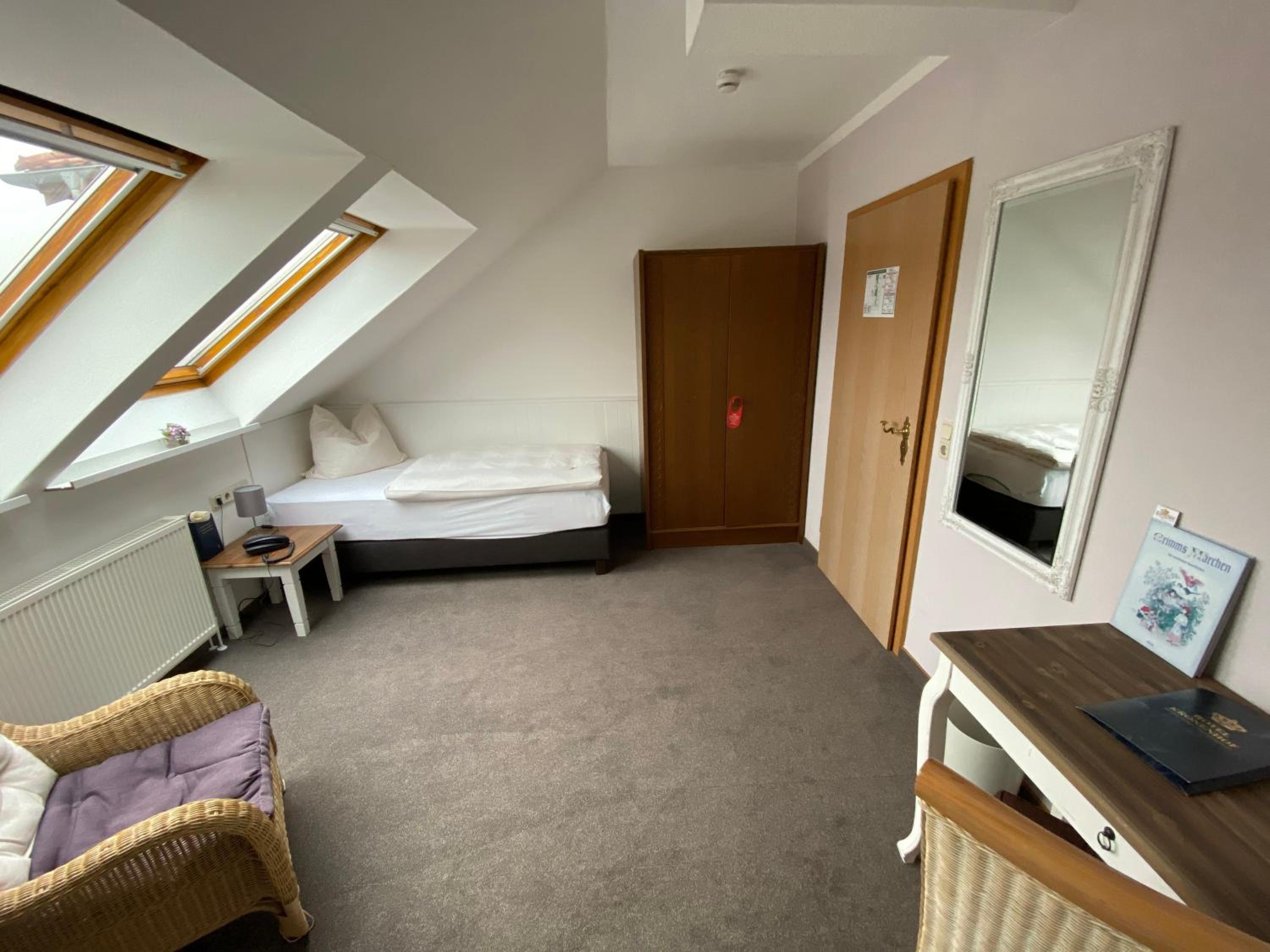Single Room photo 3