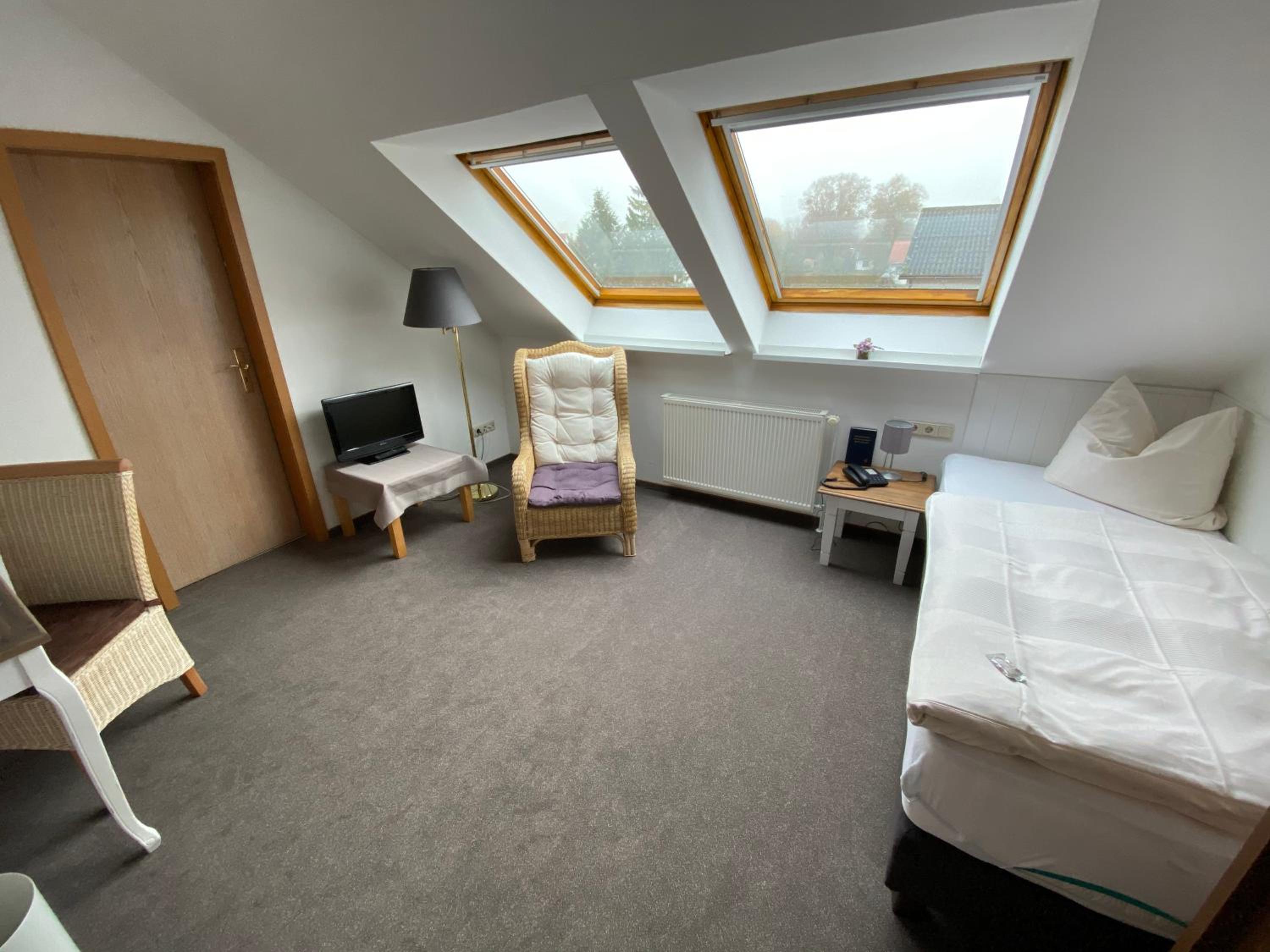 Single Room photo 2