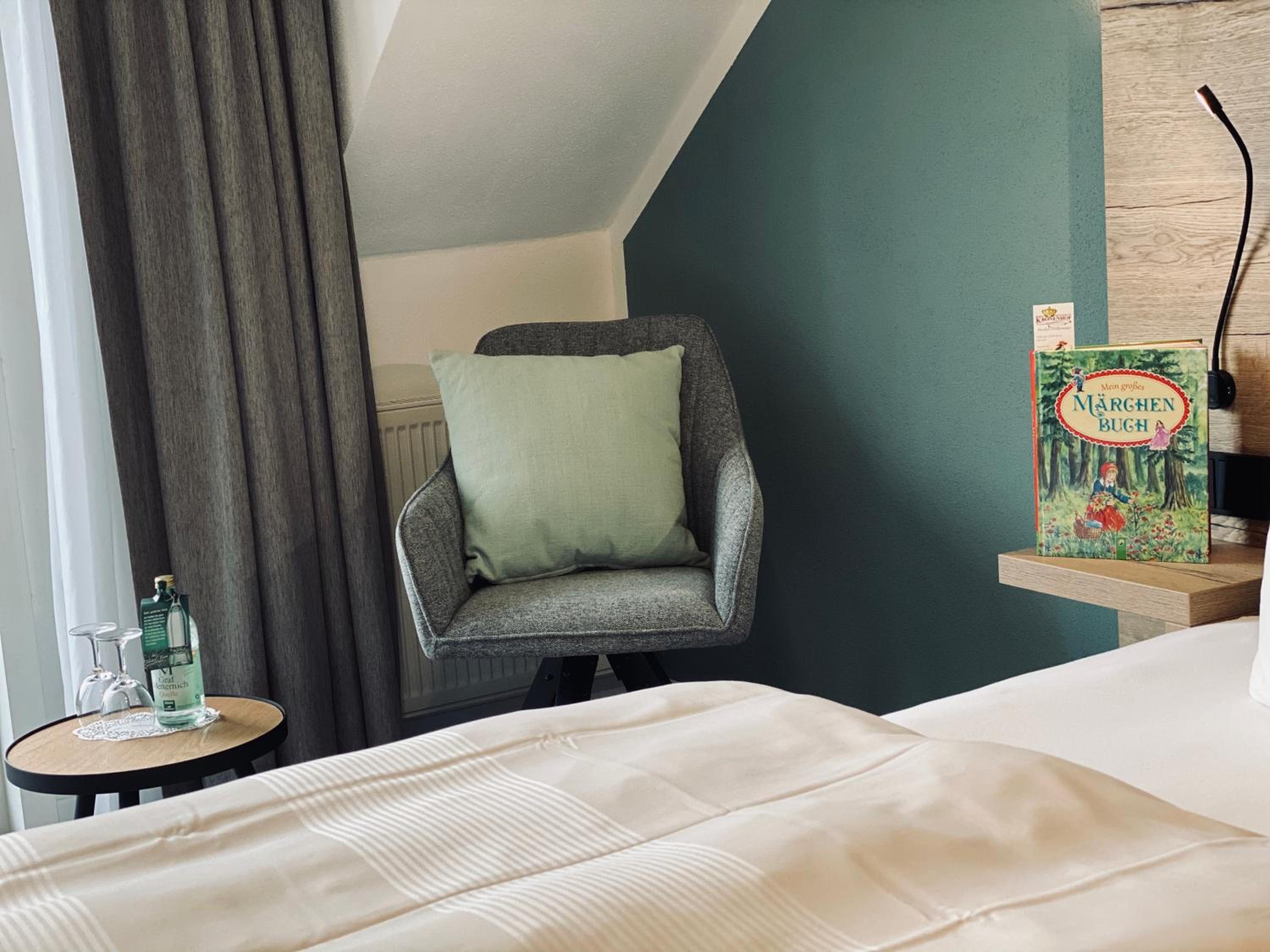 Double Room with Balcony - Photo 9