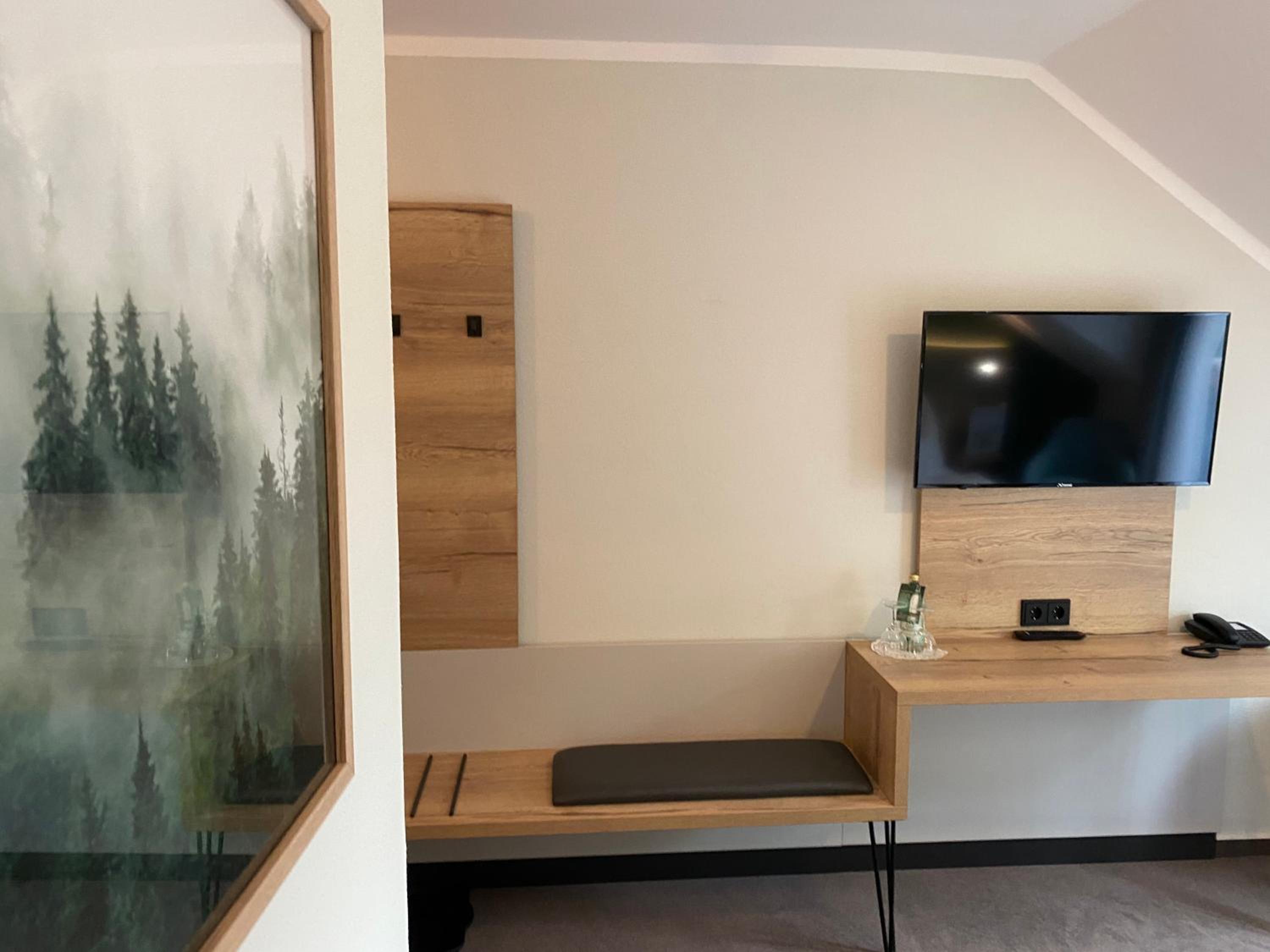 Double Room with Balcony - Photo 4