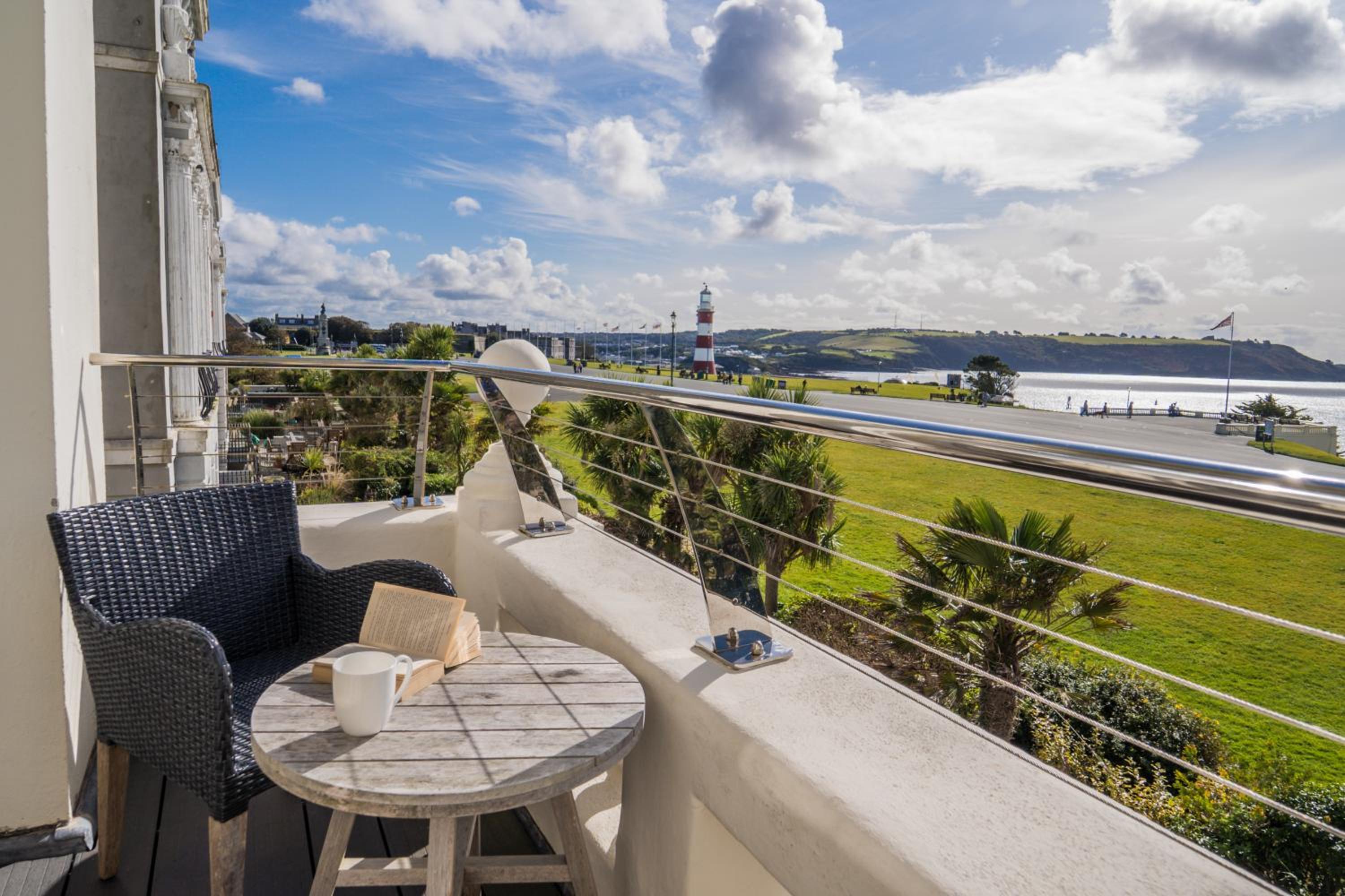 One-Bedroom Apartment with Sea View 1st Floor photo 2