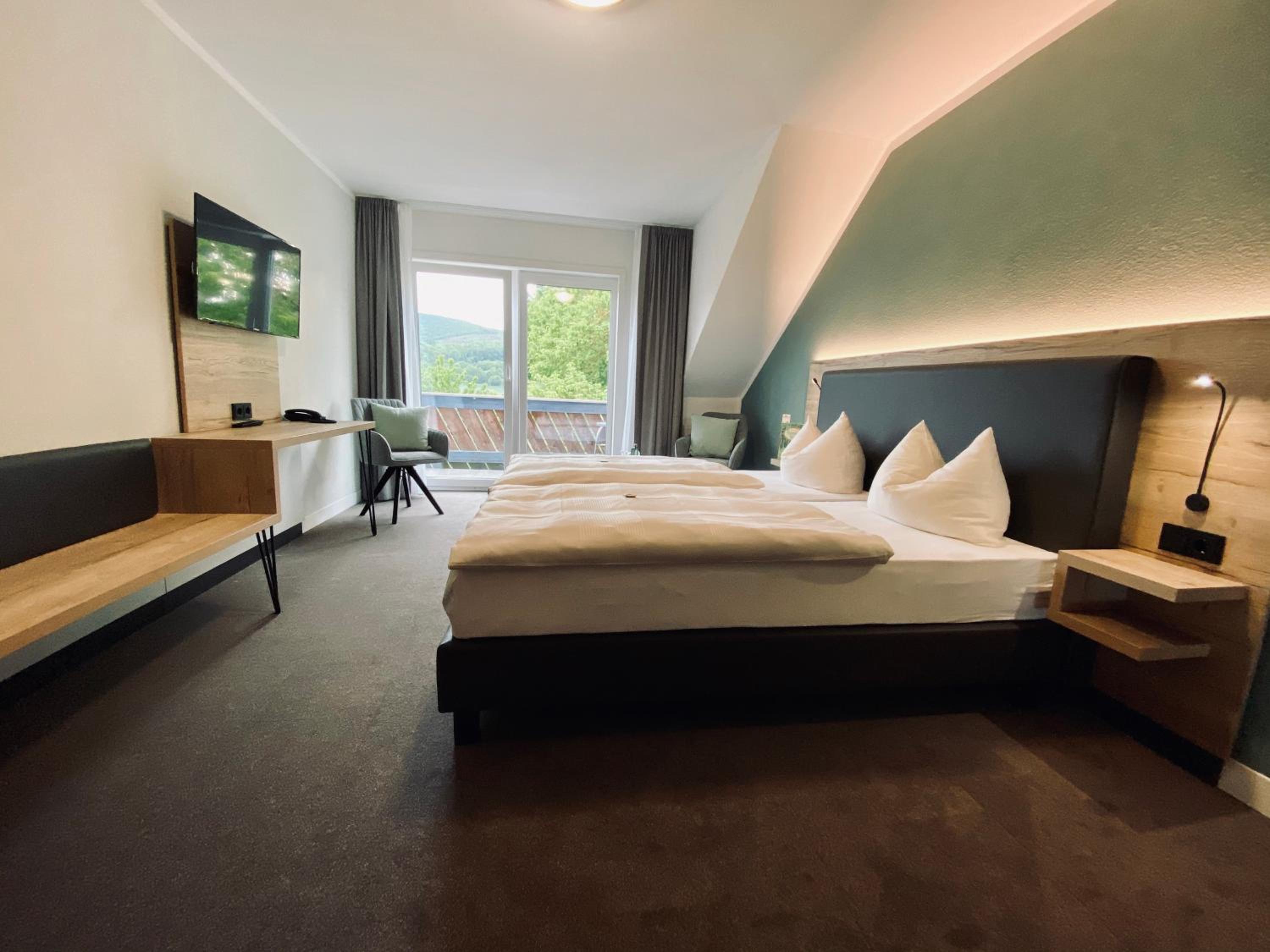 Double Room with Balcony - Photo 1